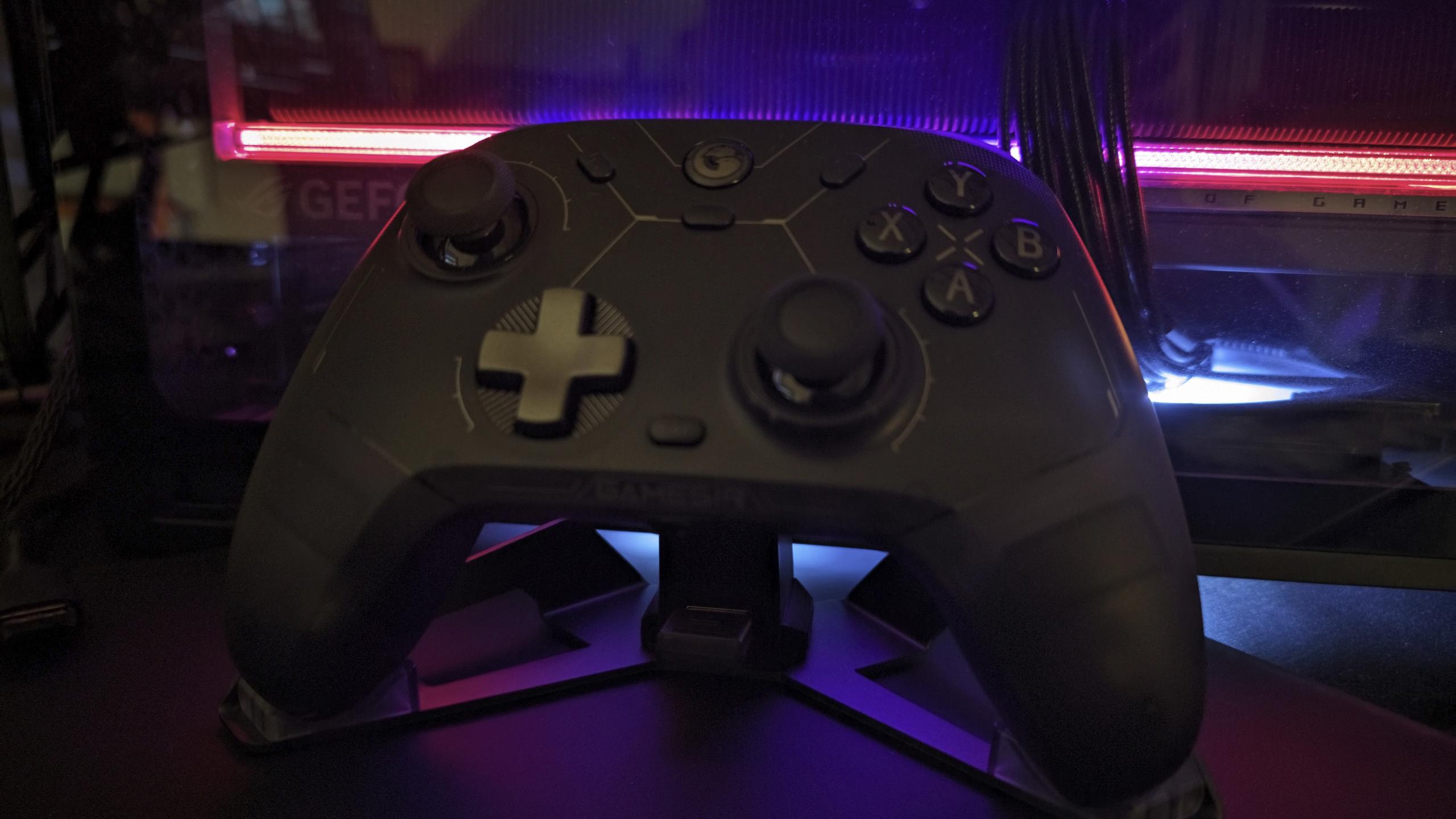 دسته بازی گیمسر مدل سایکلون 2 Gamesir Cyclone