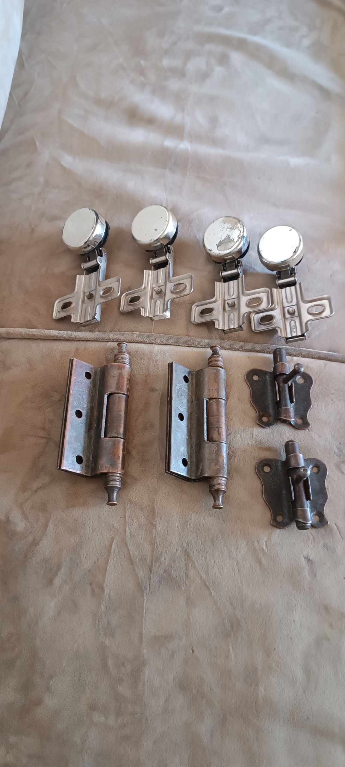 تعدادی یراق  آلات