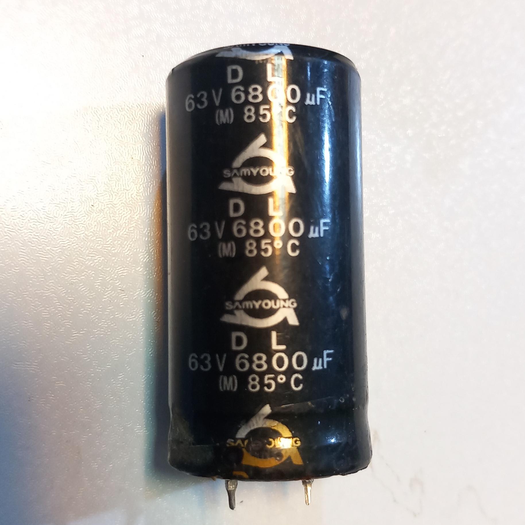 خازن 6800 میکرو 63 ولت