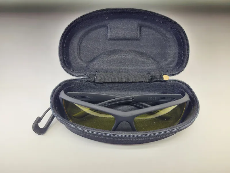 عینک شب یووی