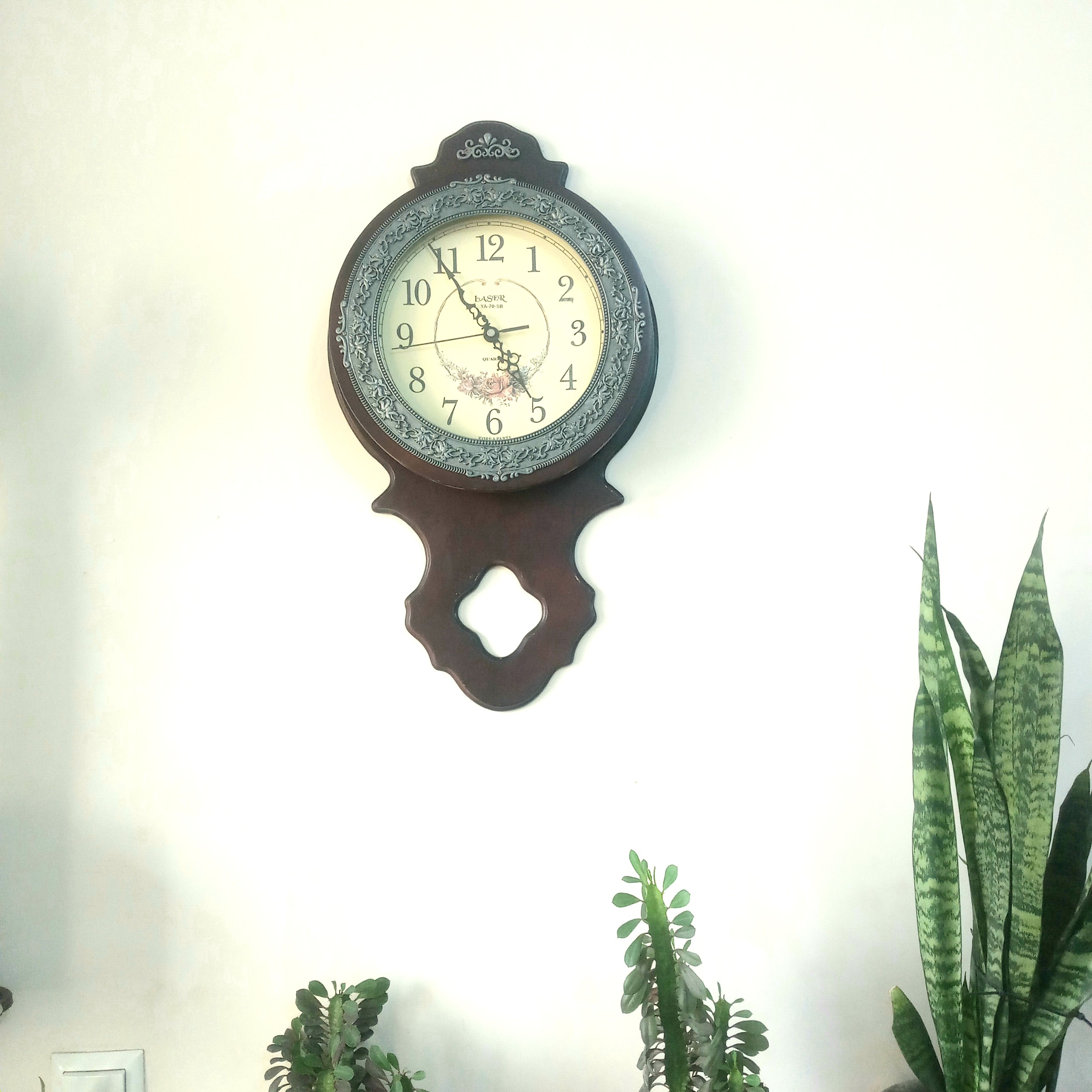 ساعت کره ای زیبا وشیک