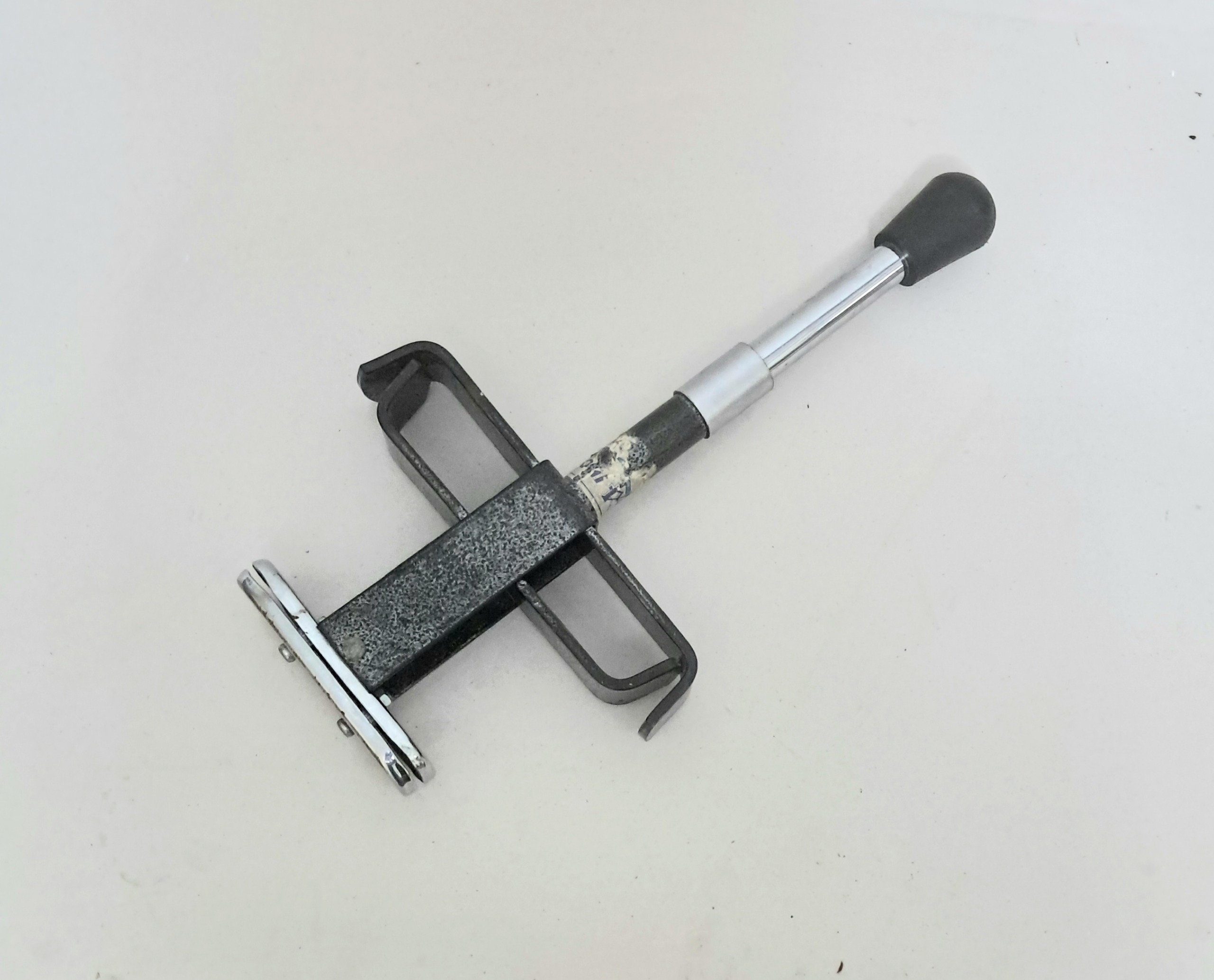 قفل پدال بدون کلید