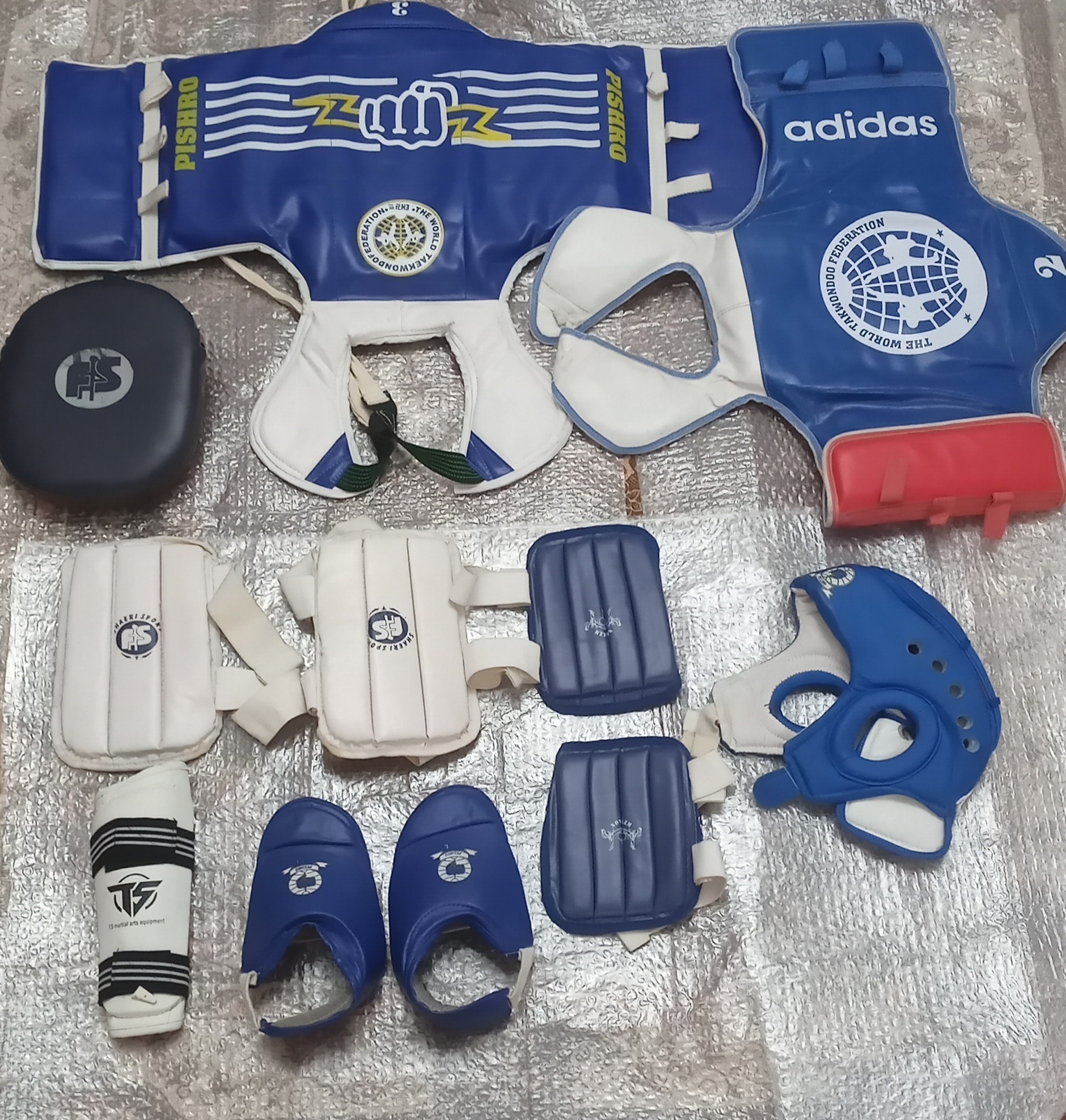  لوازم تکواندو فوق بصرفون