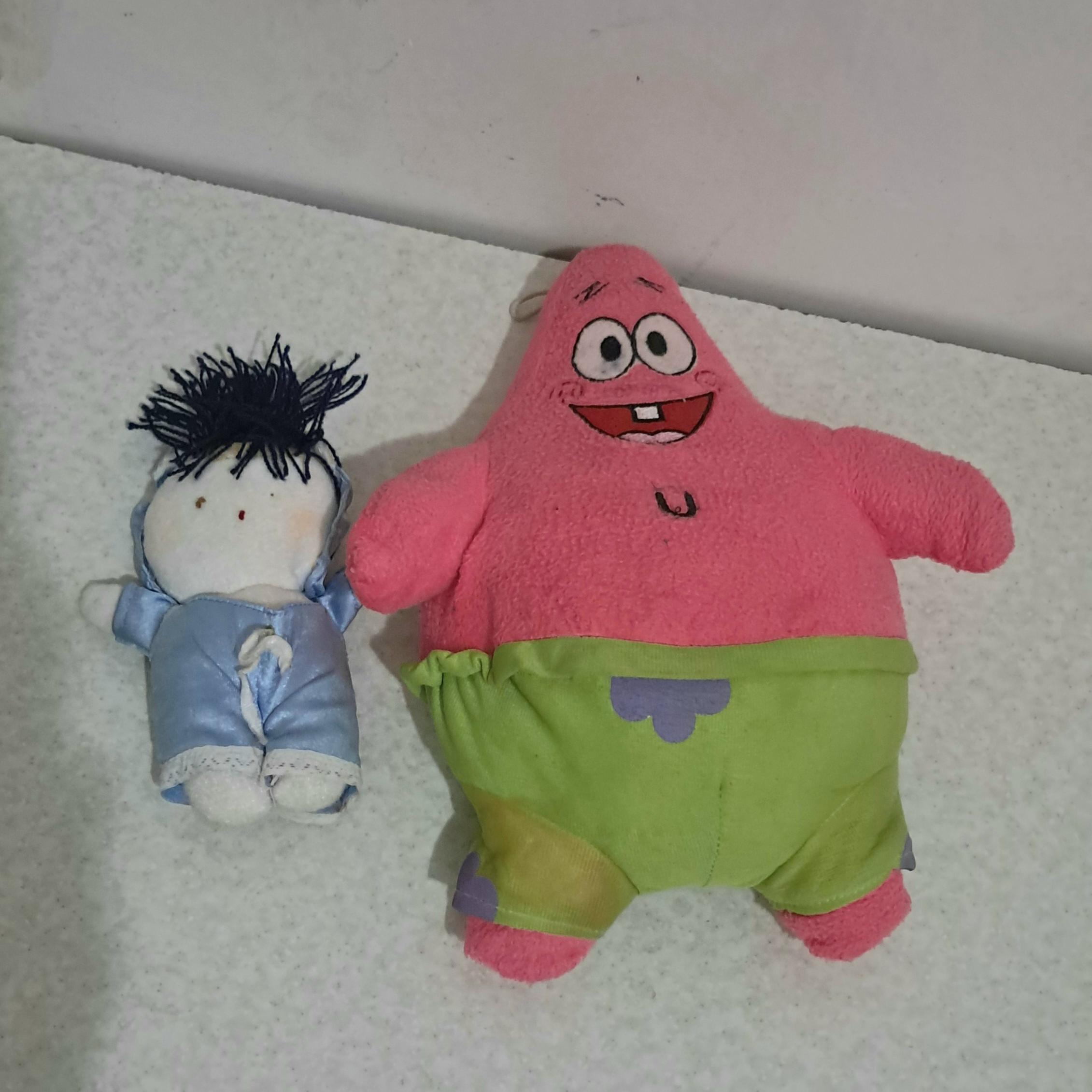 دو عروسک قدیمی