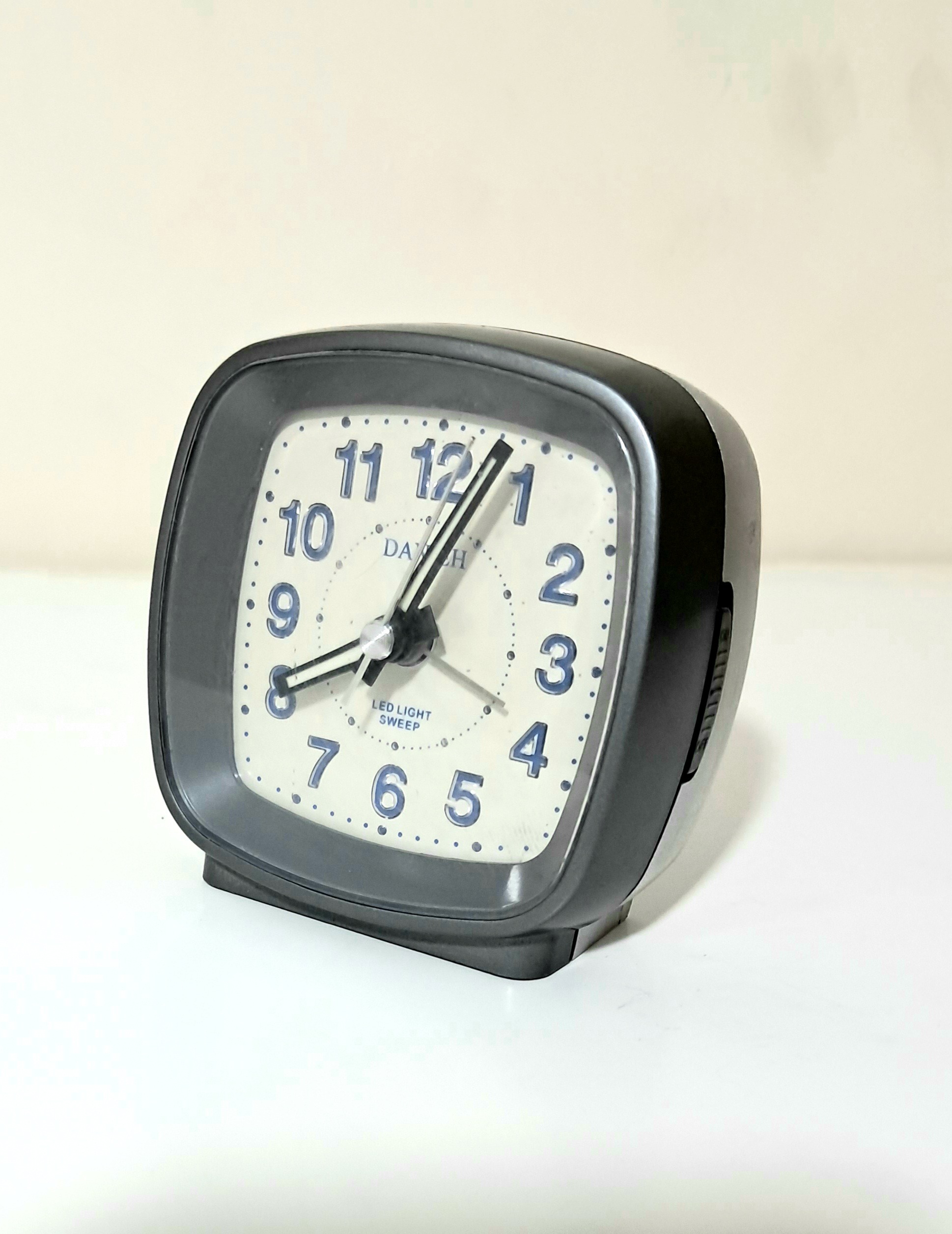 ساعت رومیزی اصل ارامگرد