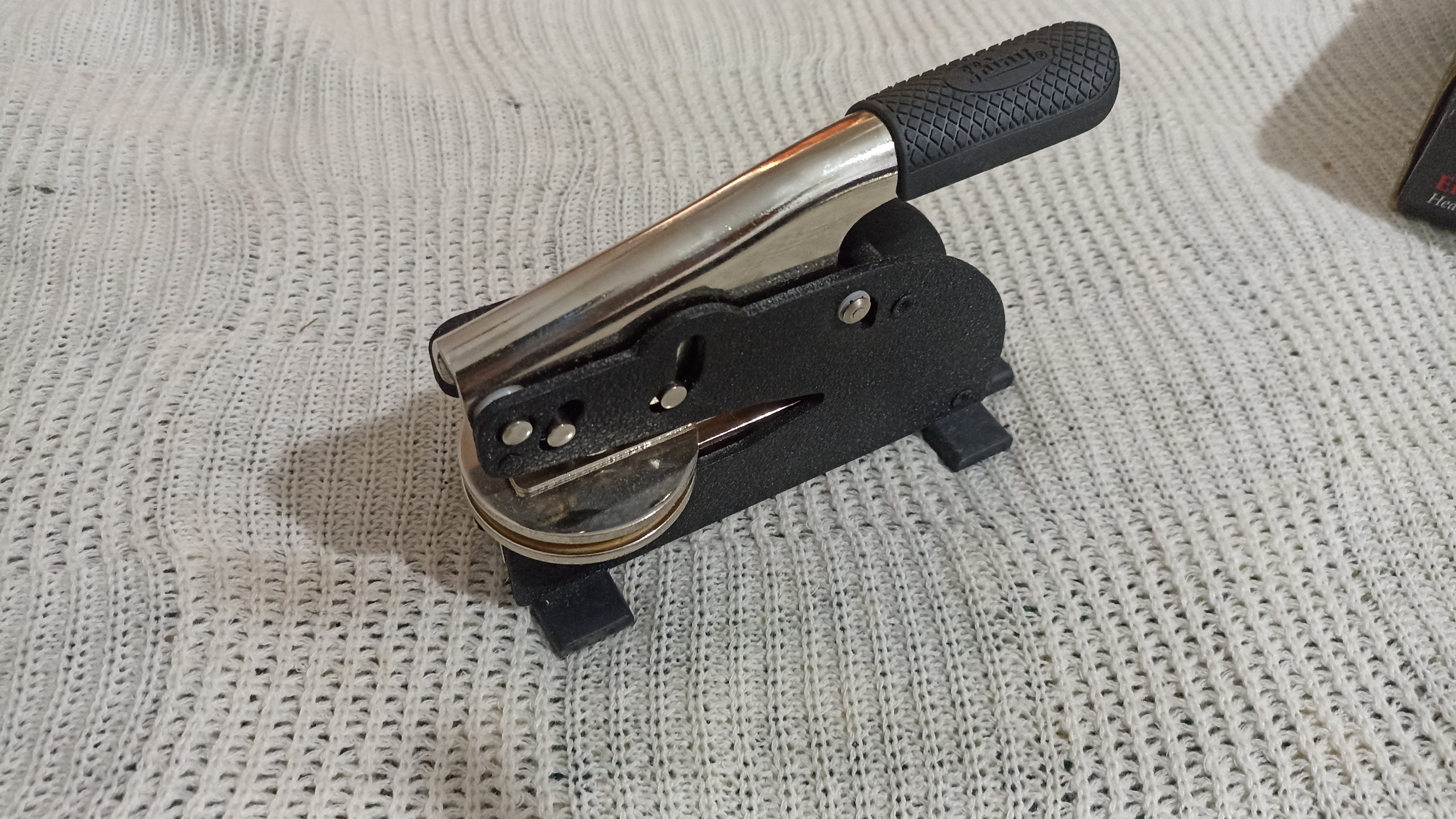 مهرکوب قدیمی با کارتن در حد