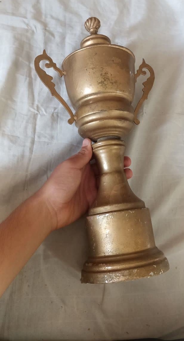 جام قدیمی آهنی