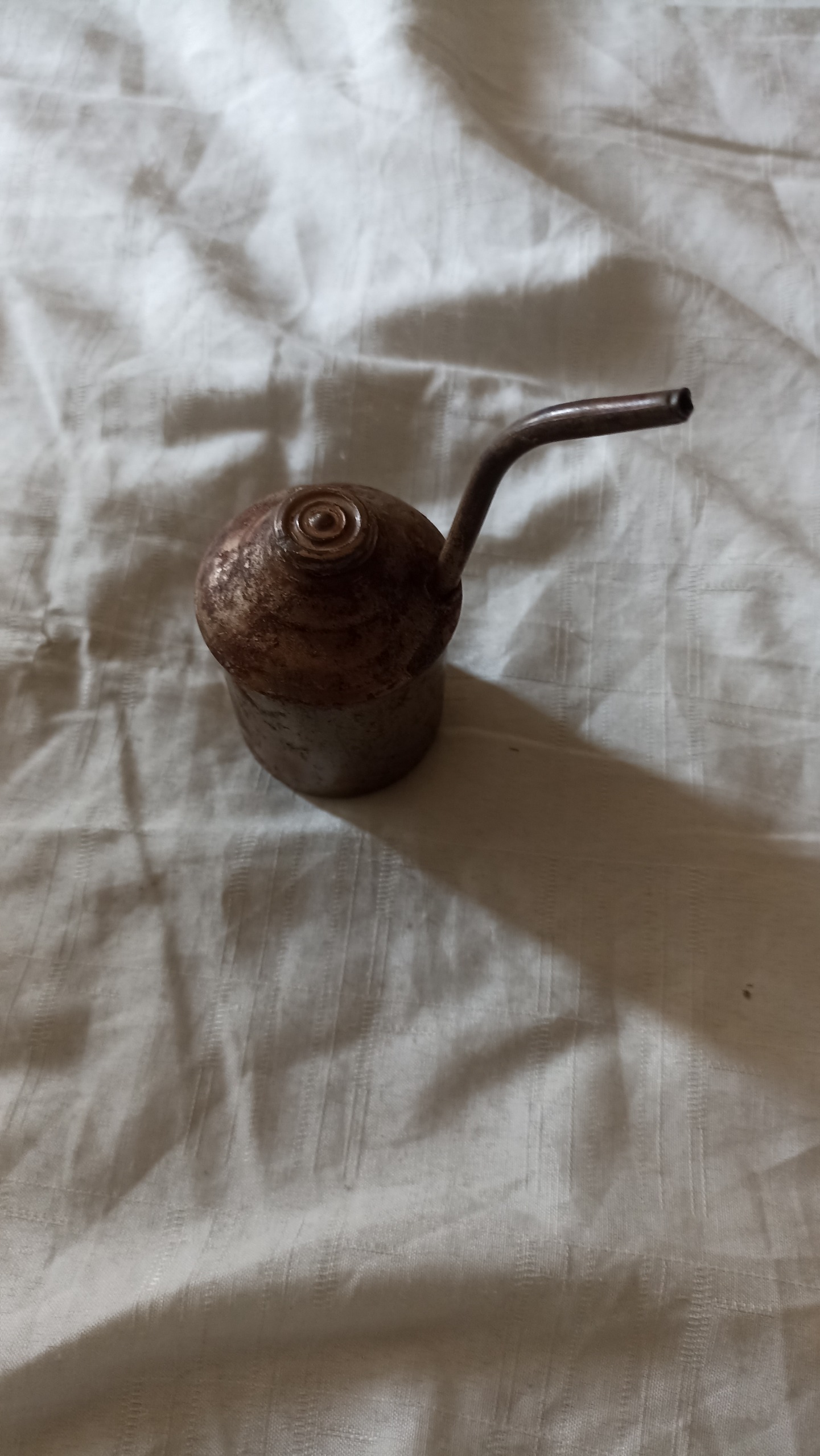 روغن دان قدیمی آهنی