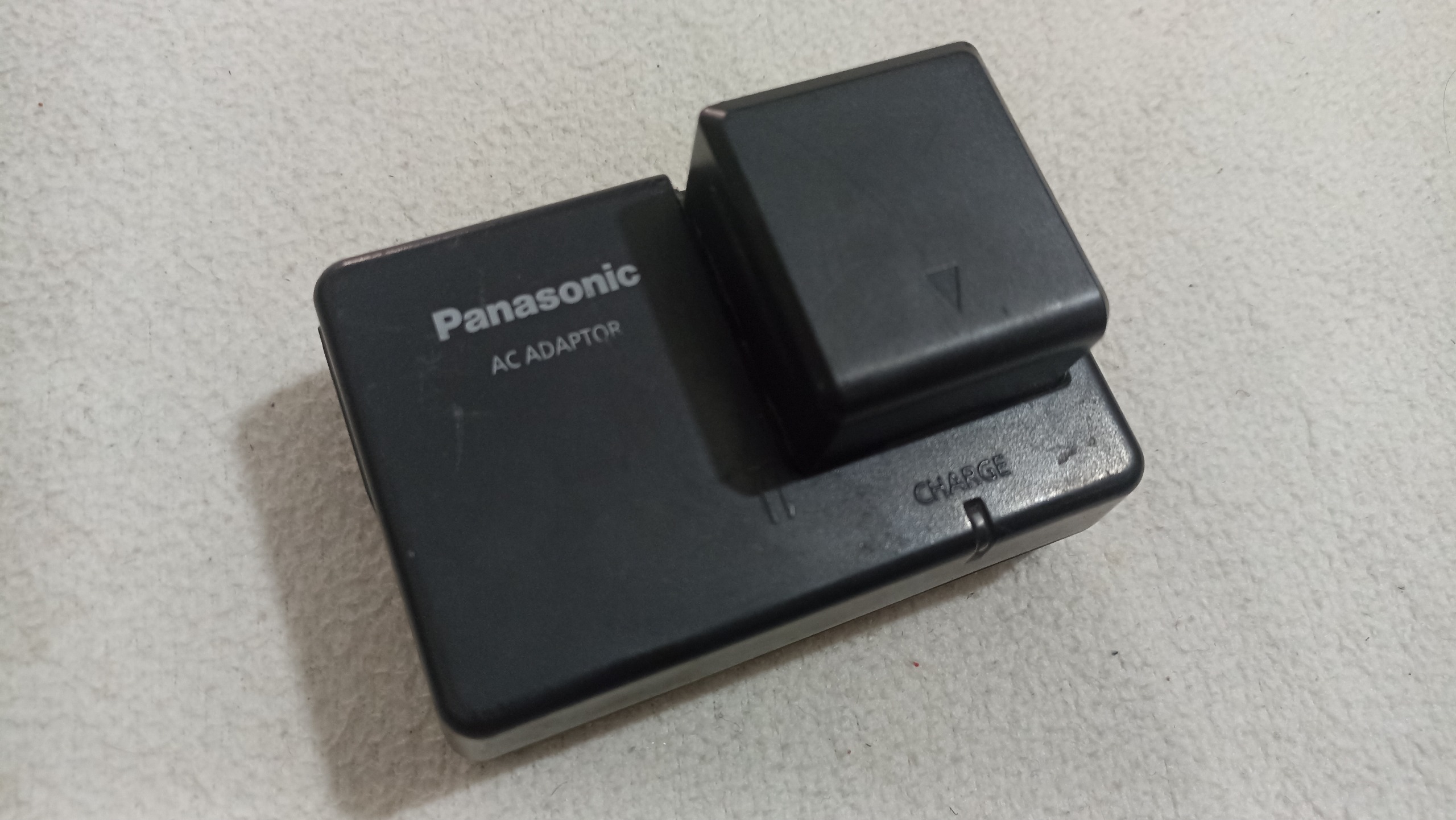 باتری و شارژر باتری پاناسونیک