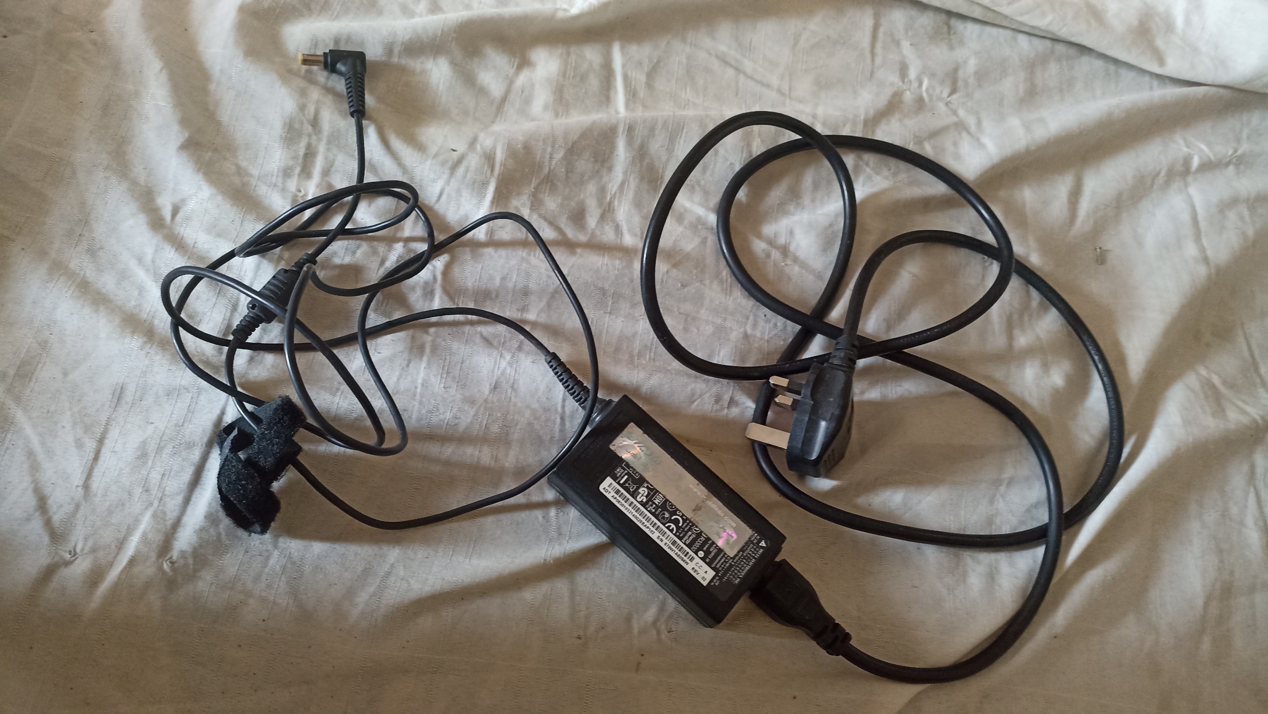 آداپتور سونی سالم