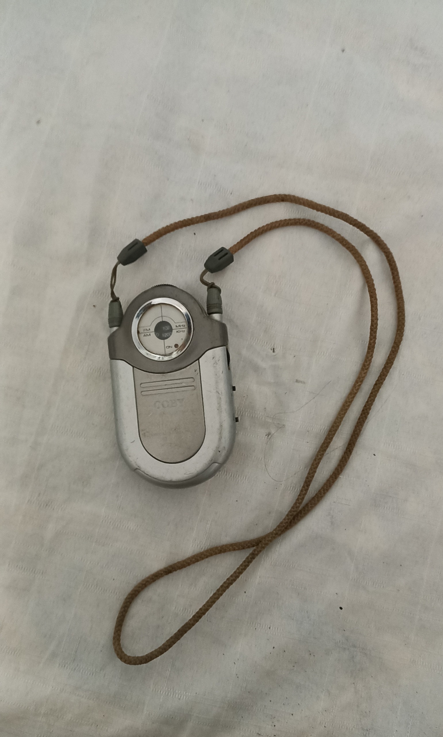 رادیو قدیمی گردنی