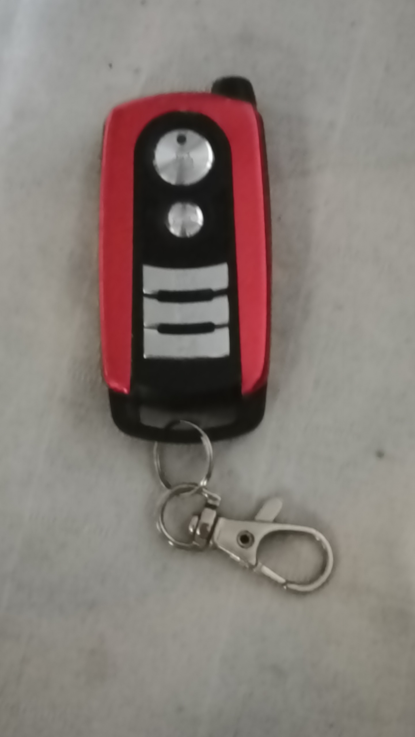 ریموت سالم قرمز