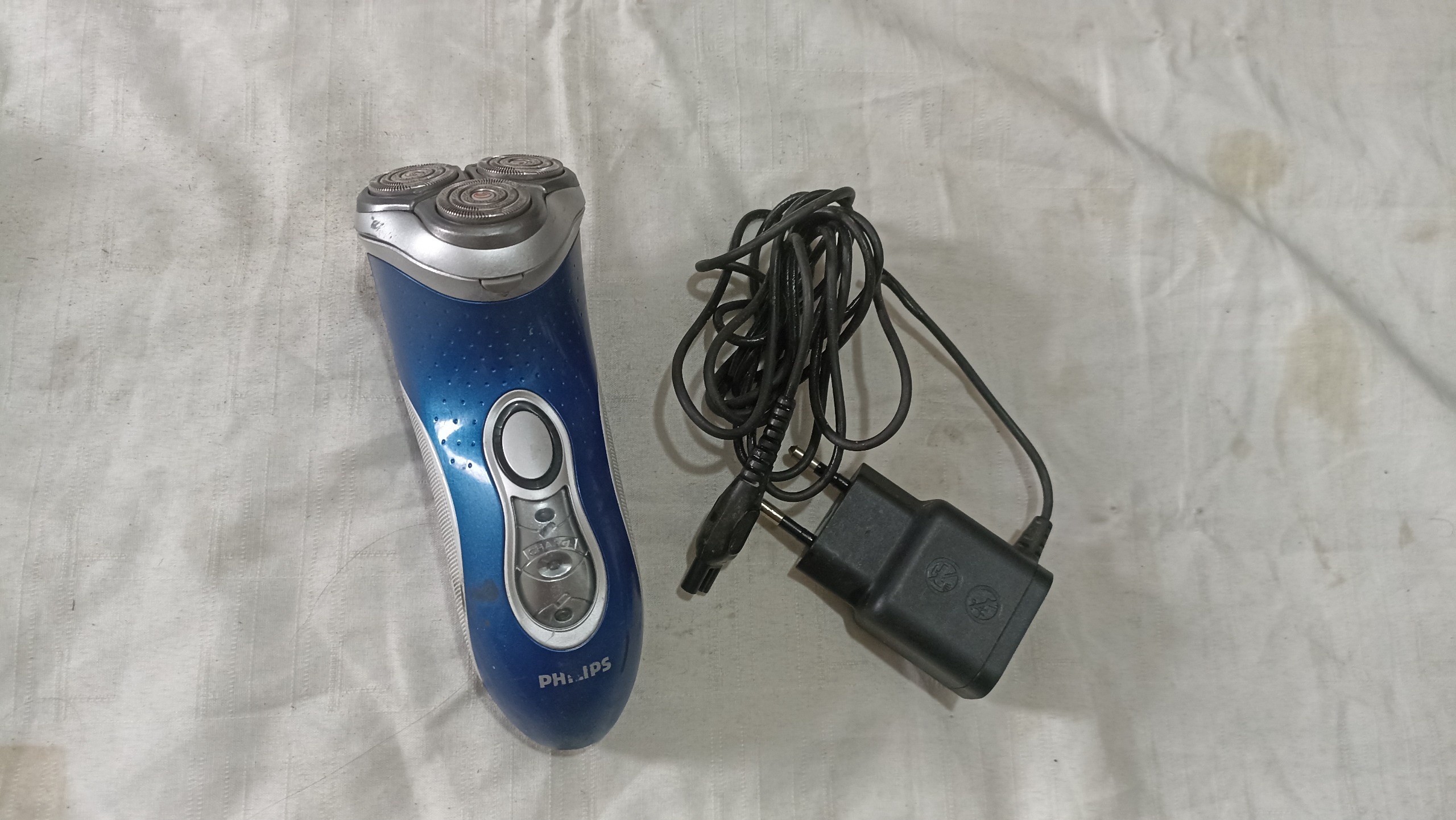 ماشین ریشتراشی فیلیپس اصلی ضدآب با شارژر