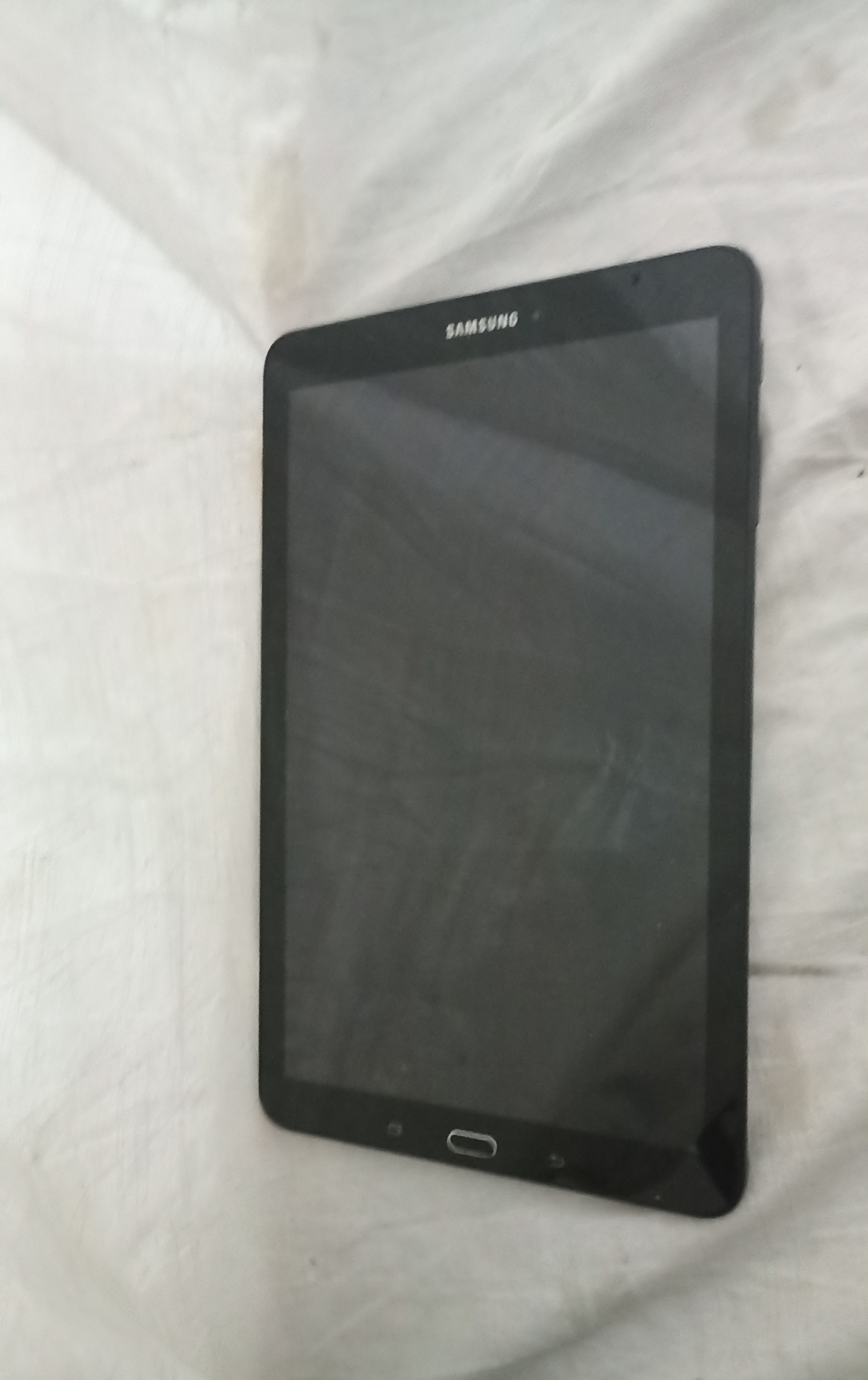 تبلت سامسونگ مدل-GalaxybT561 ظرفیت 8 گیگابایت