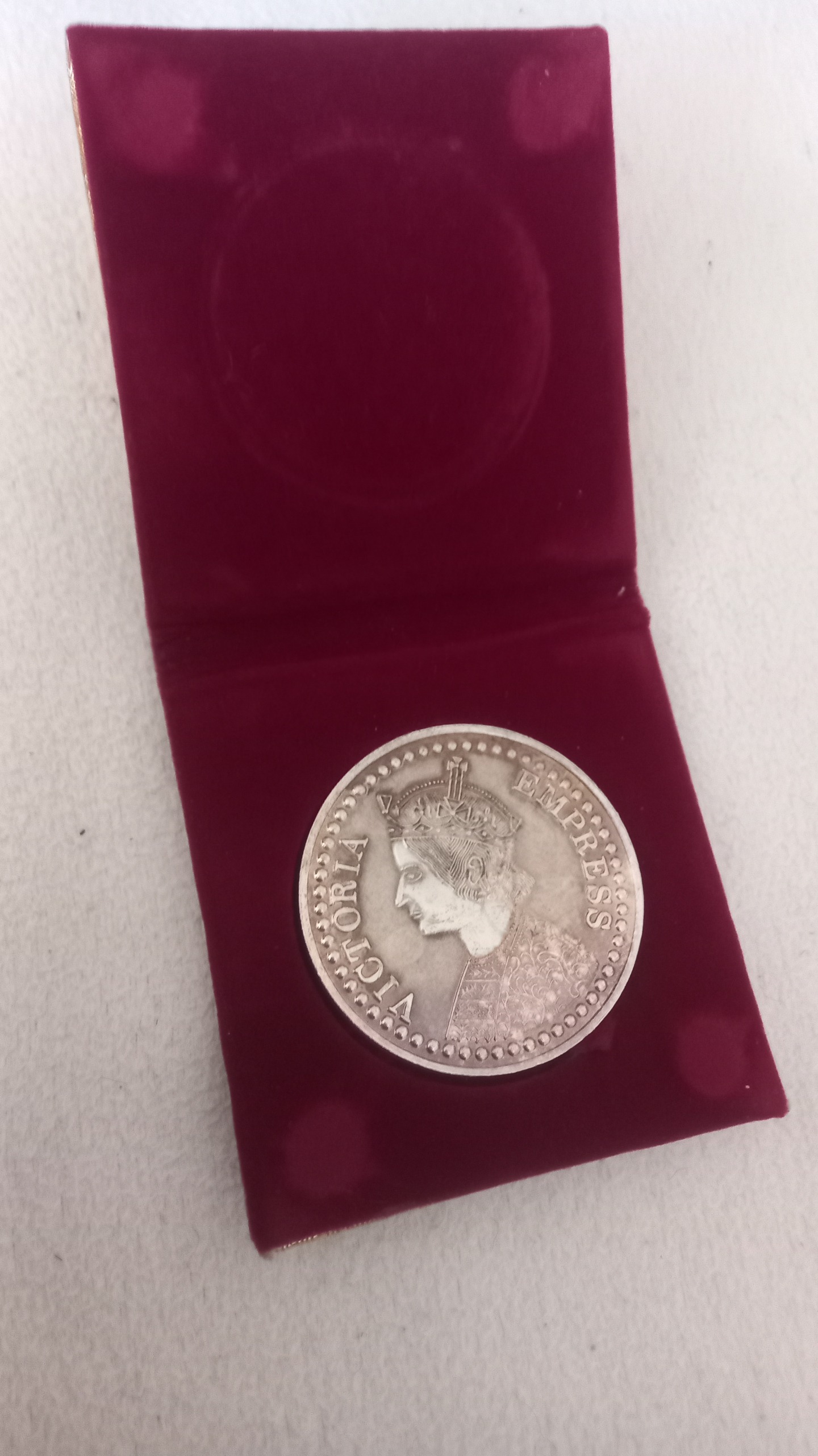 سکه یادبود قدیمی نقره 100 گرمی