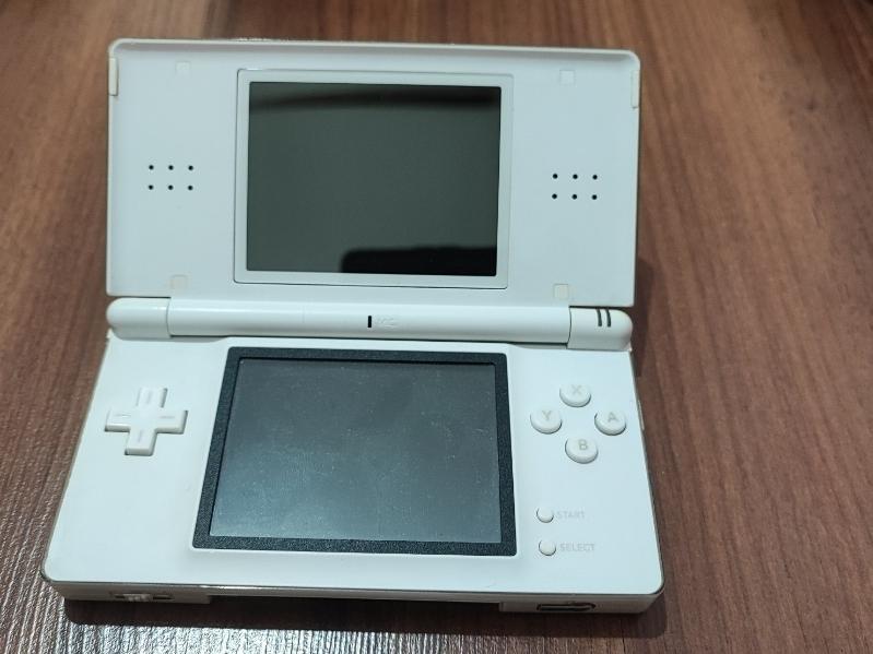 نینتندو دی اس لایت nintendo ds light توضیحات