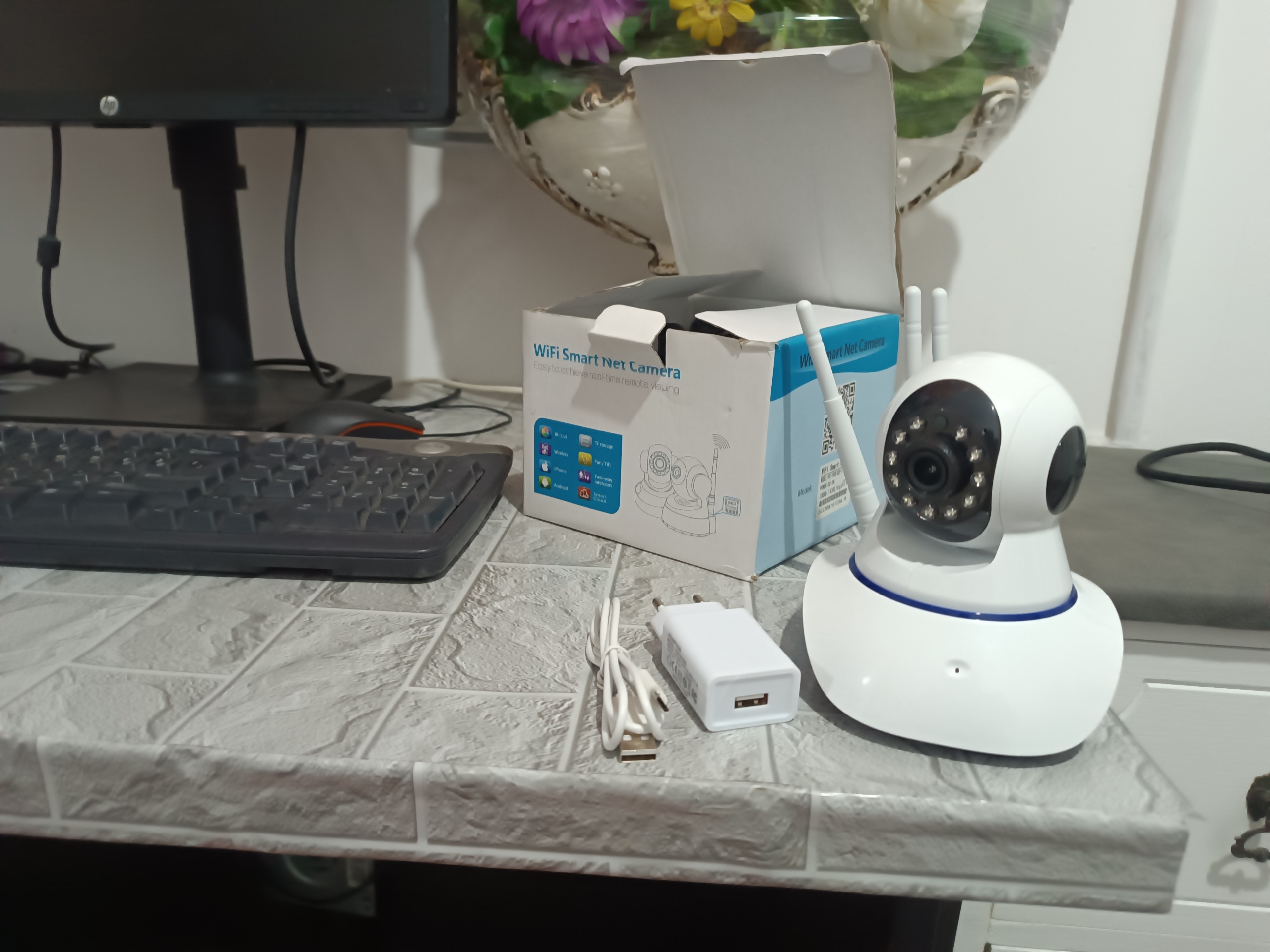 دوربین وای فای دار گردون عروسکی