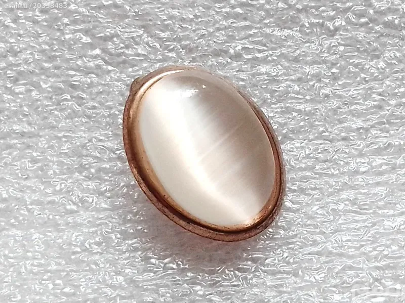 آویز گردنبند چشم گربه سفید