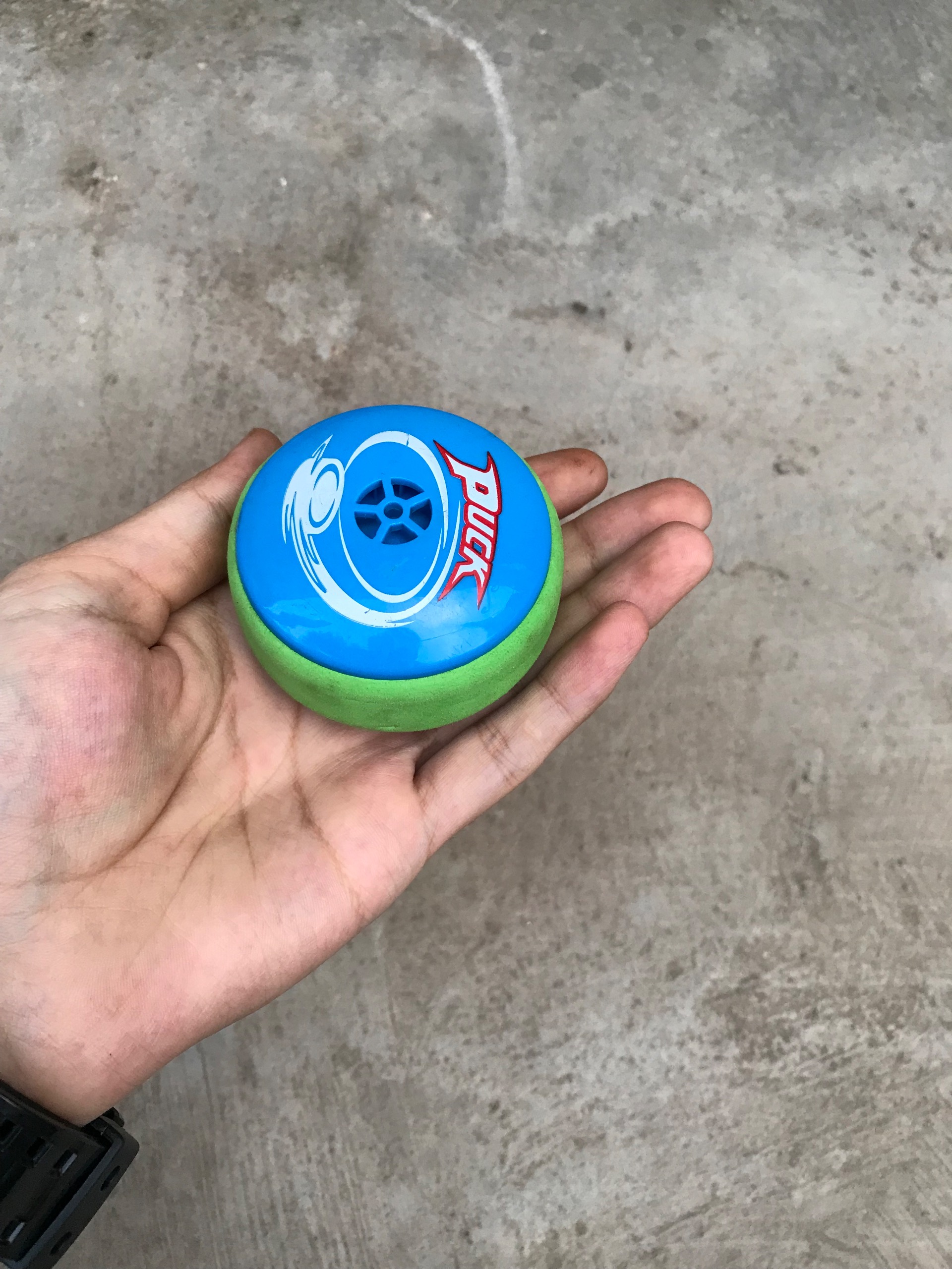 توپ هاکی روی یخ سالم و کلکسیونی