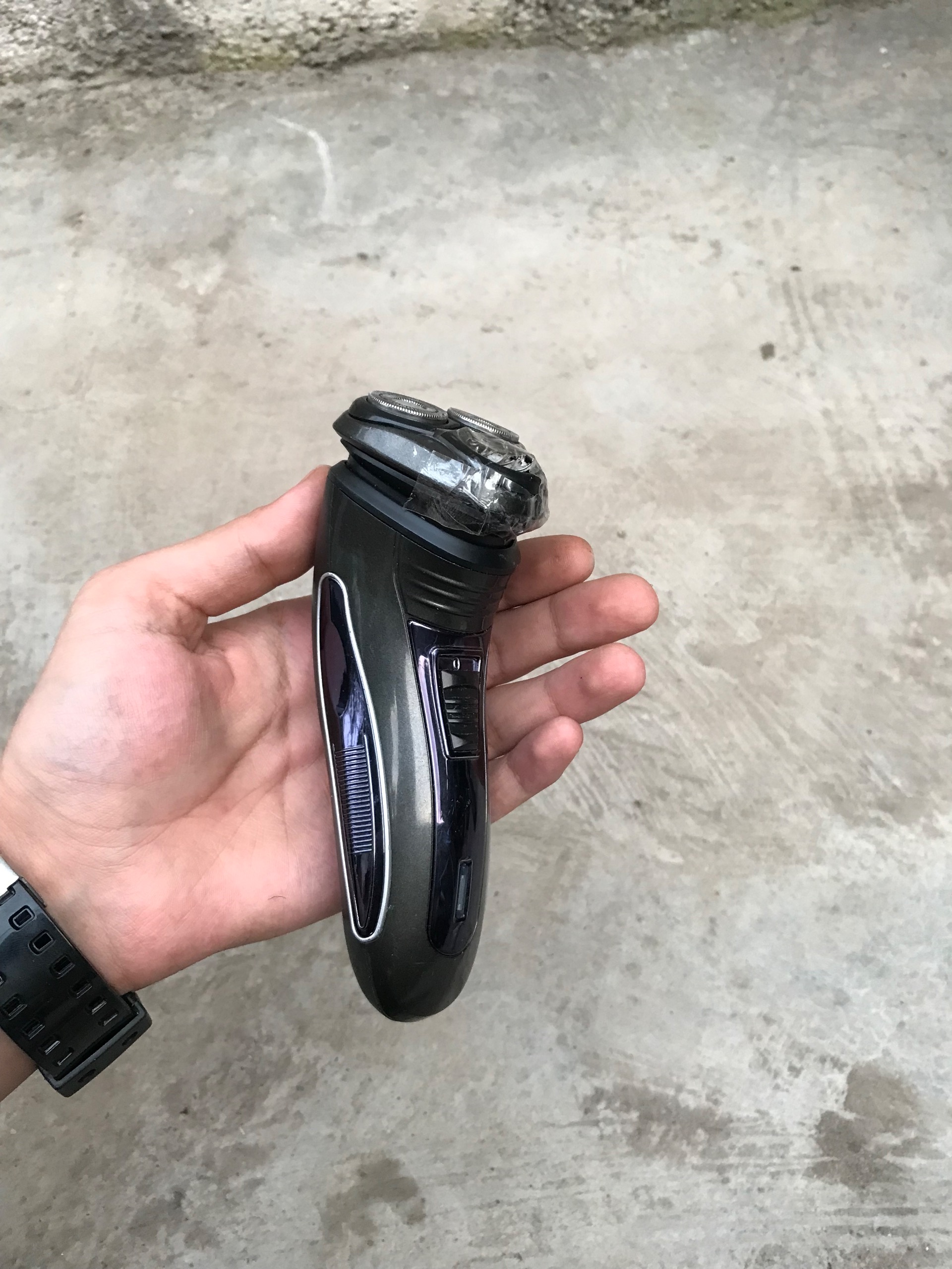 ریشتراش فیلیپس هلند مدلPT920