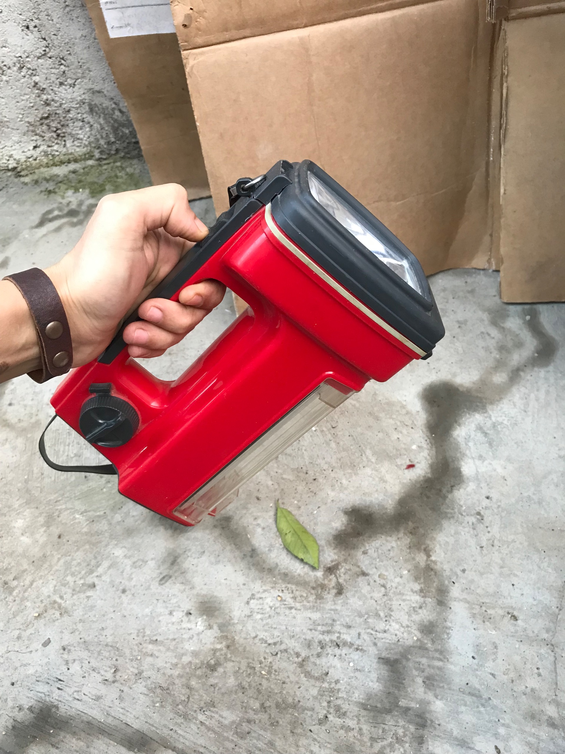 چراغ قوه و چراغ اضطراری توضیحات مهم