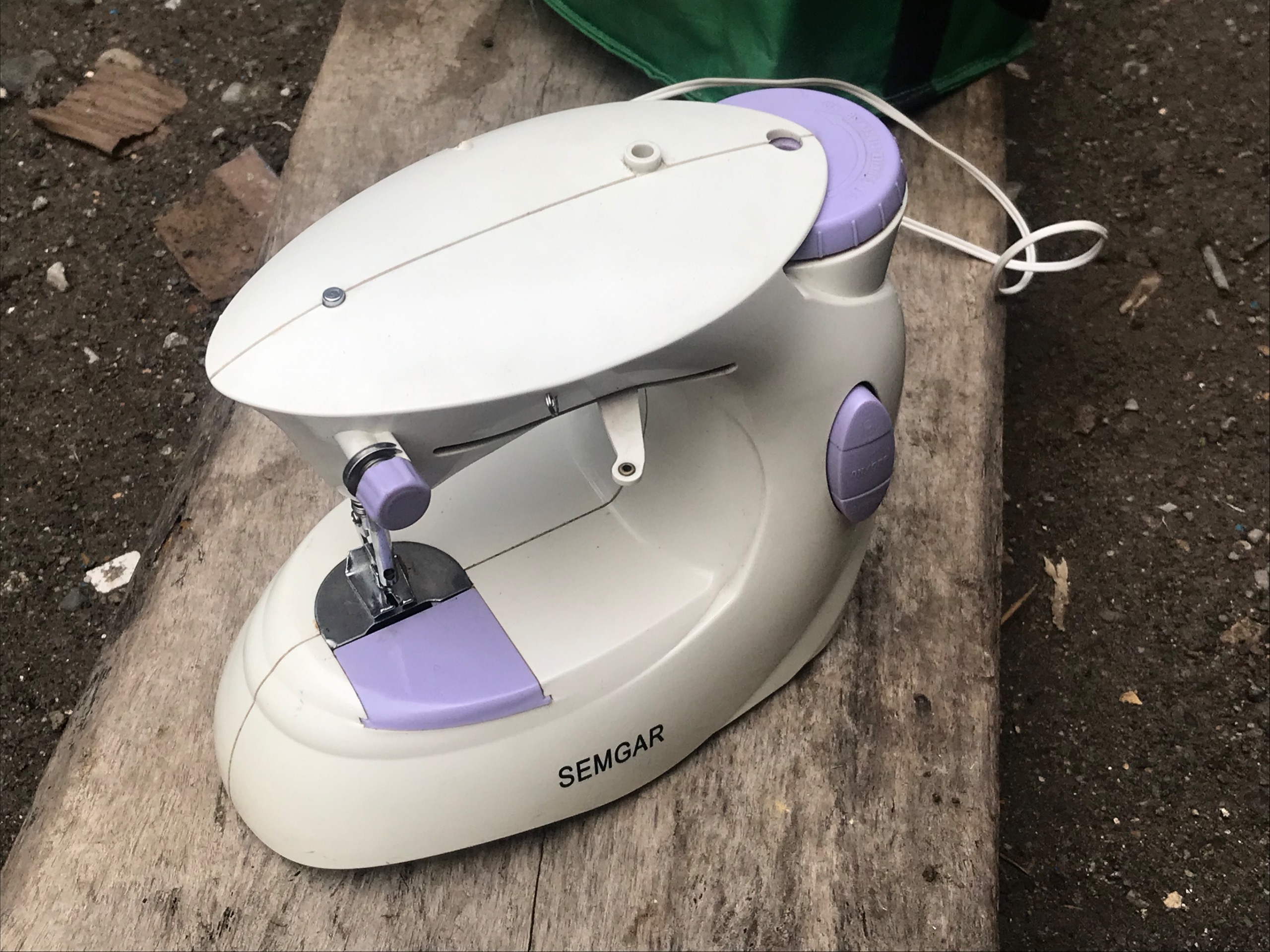 چرخ خیاطی قدیمی و کلکسیونی توضیحات دارد