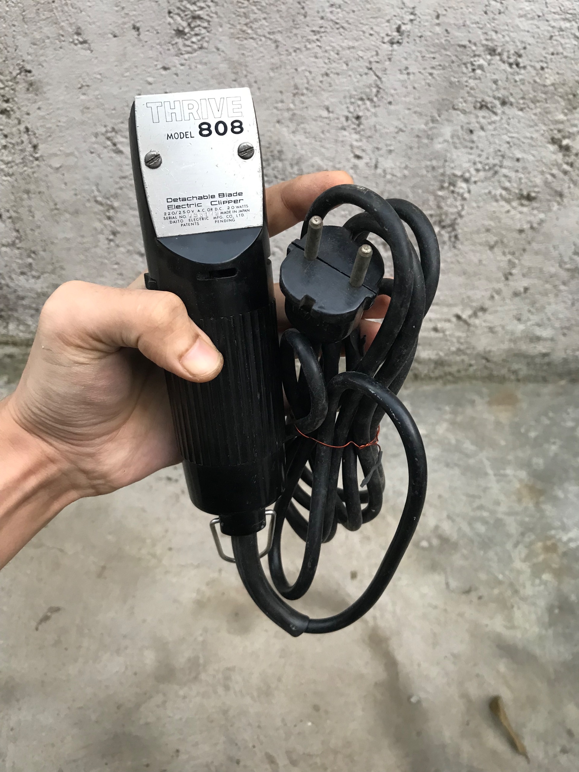 ماشین اصلاح قدیمی ترایو 808