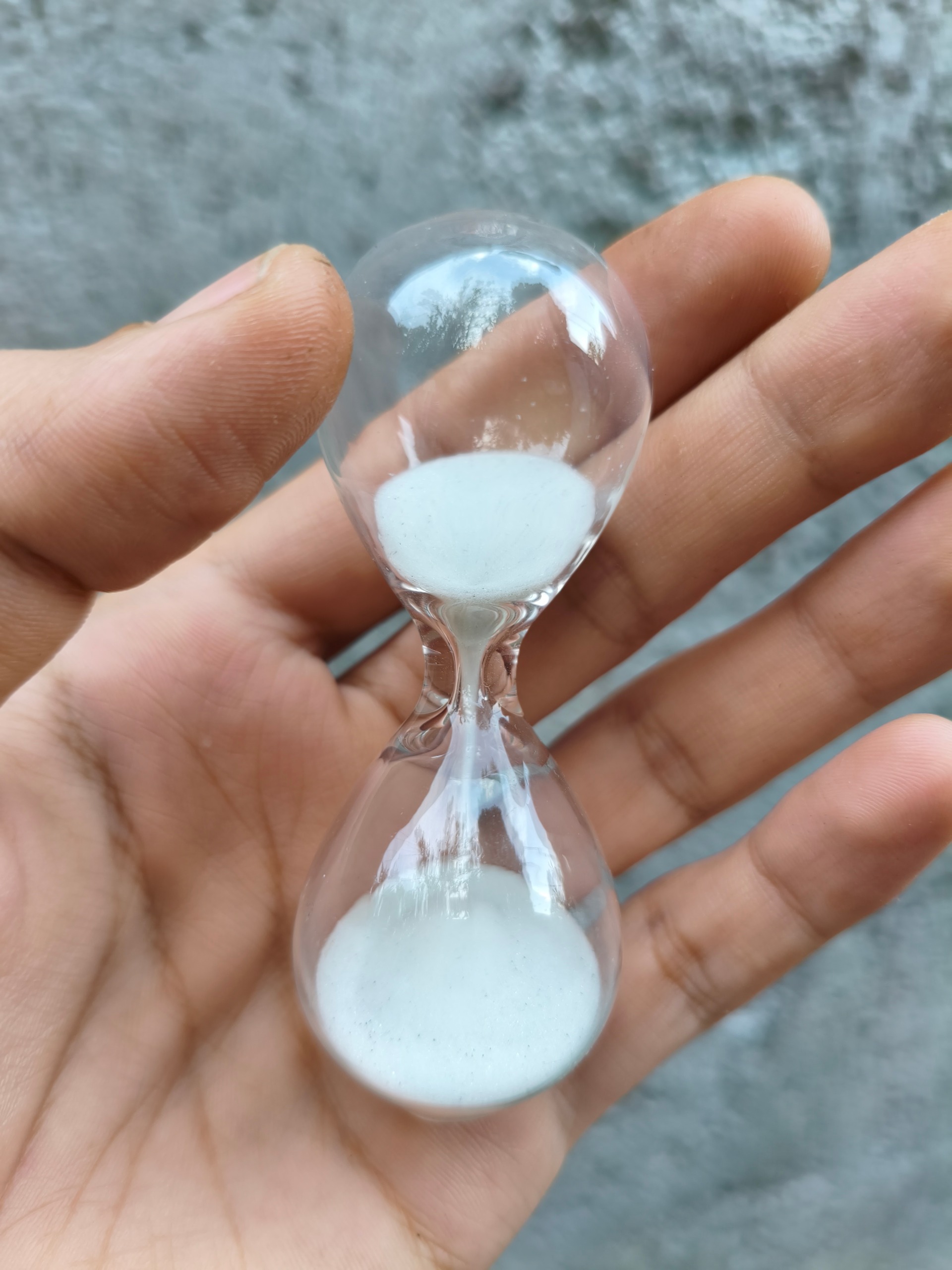 ساعت شنی بدون پایه