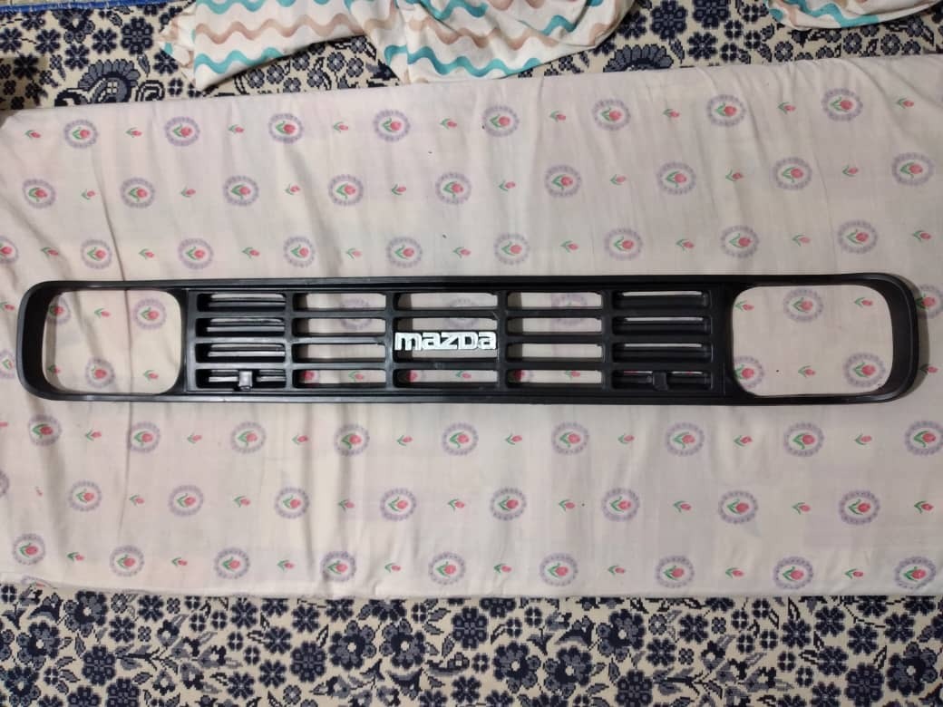 جلو پنجره مزدا 1000 پلاستکی