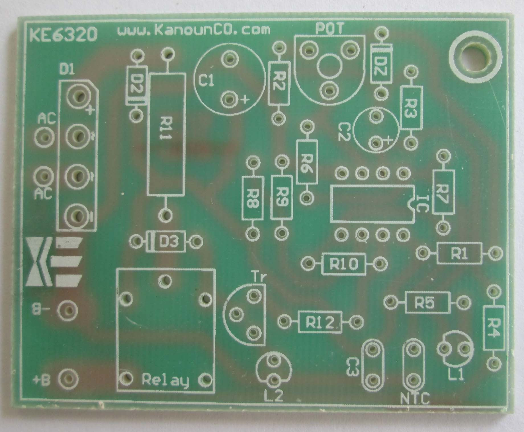 فیبر کیت شارژر اتوماتیک 12 ولت مدل 6320