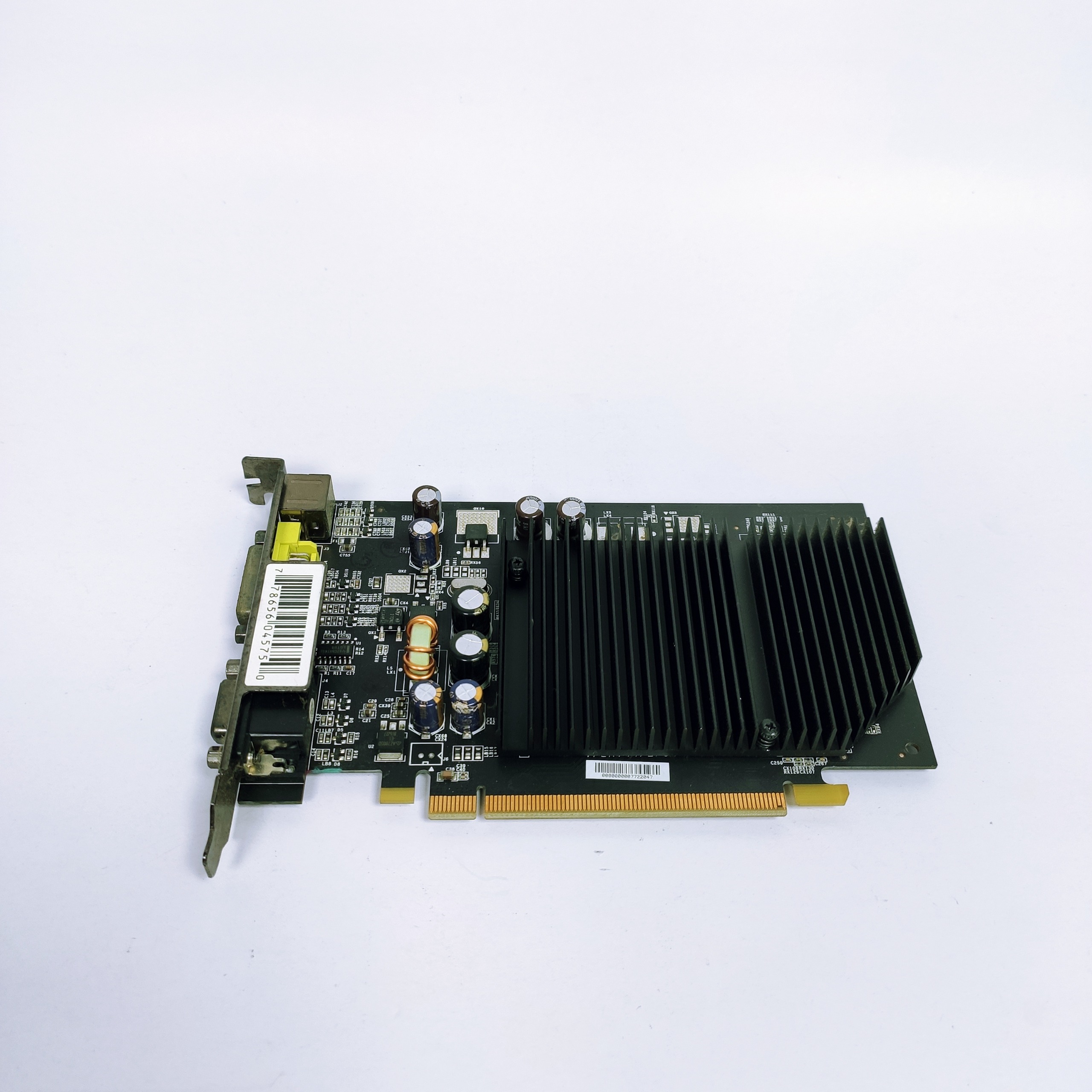 گرافیک xfx GF8400