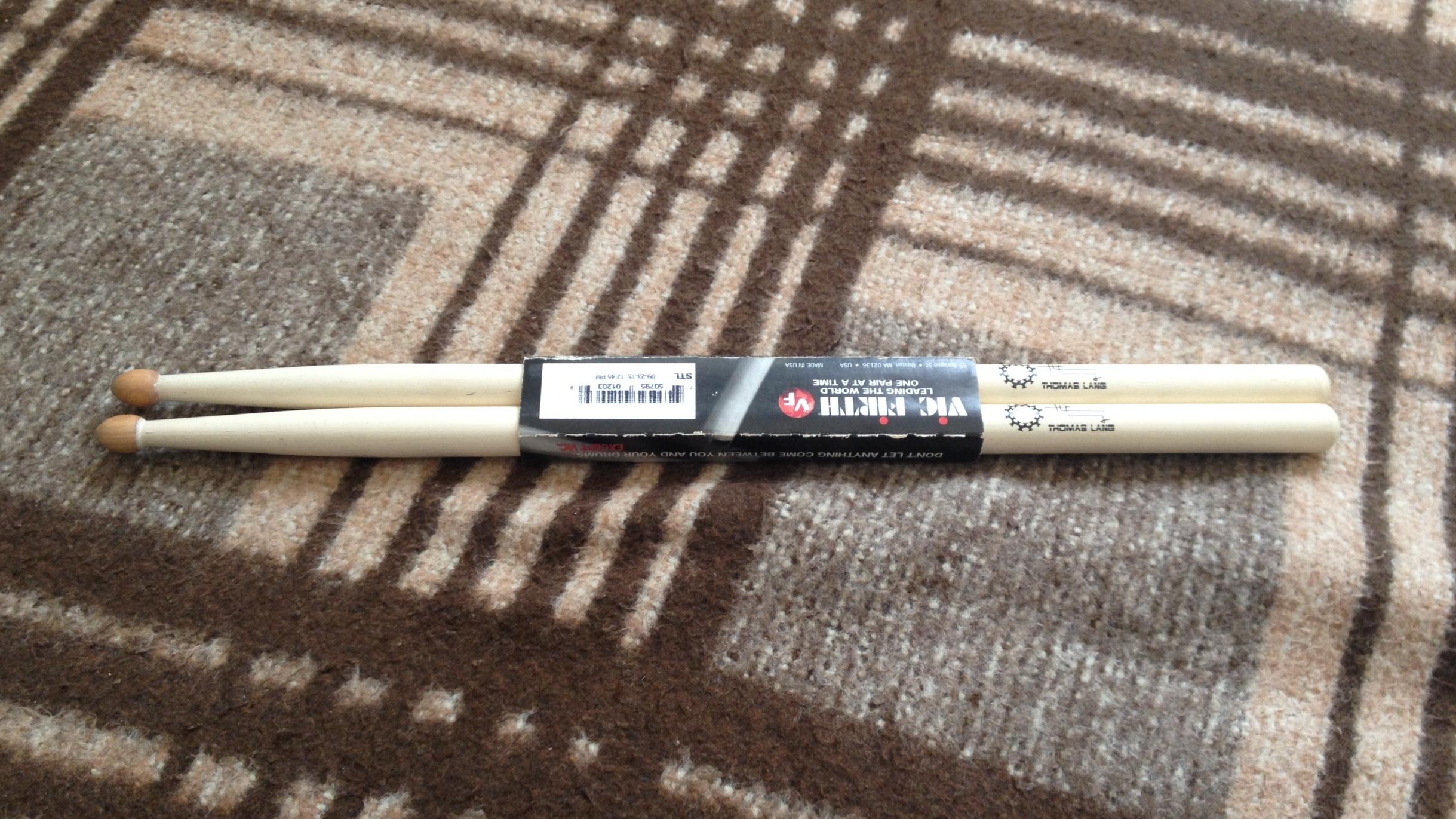 چوب درام Vic Firth امضاءدار (امضای Thomas Lang)