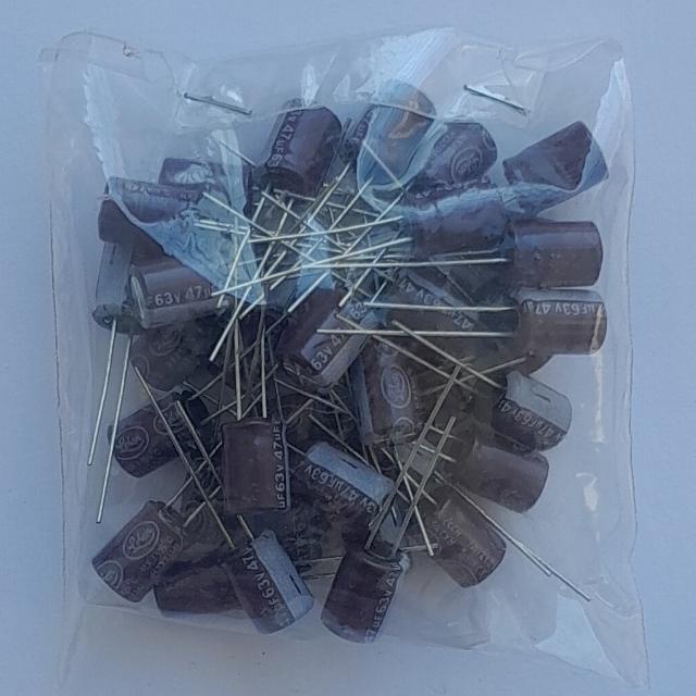 بسته ی 10 عددی خازن 47uf 63v مارک Jecon
