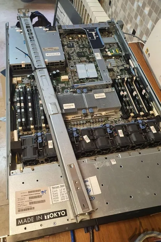 سرور HP G7 DL360 بهمراه ریل و پردازنده