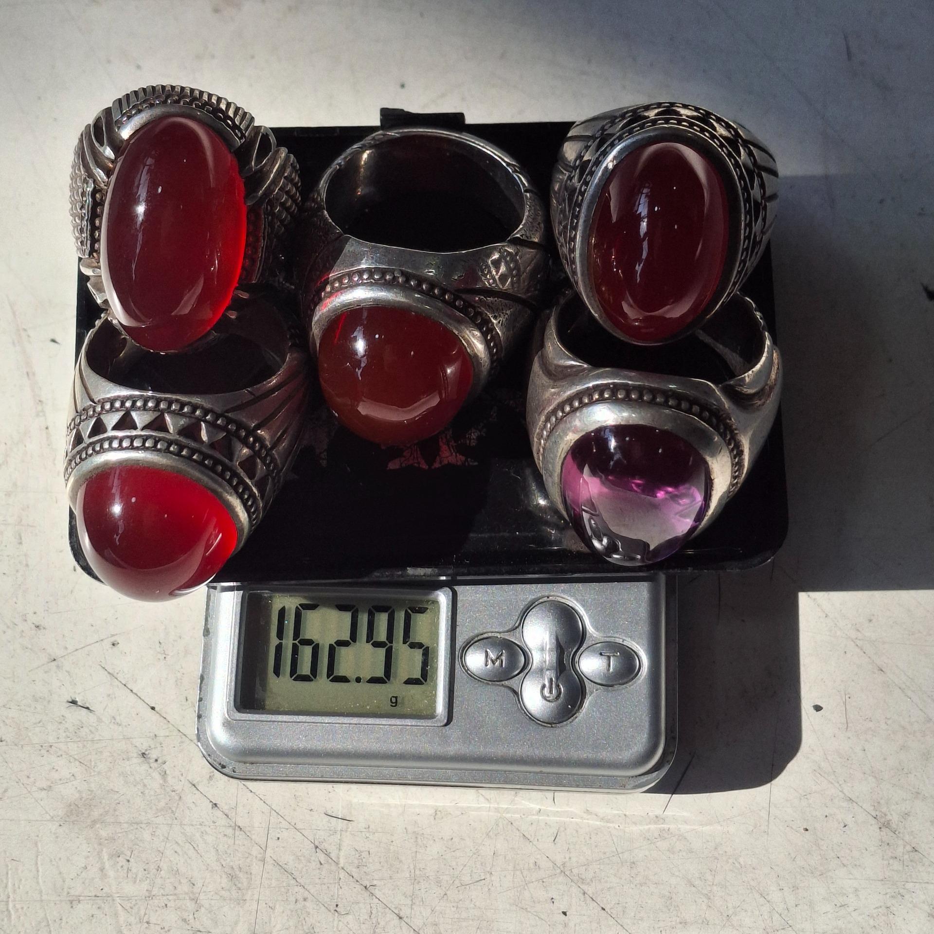 مجموعه 5 گرم انگشتر قدیمی وزن کل 162/95سوت