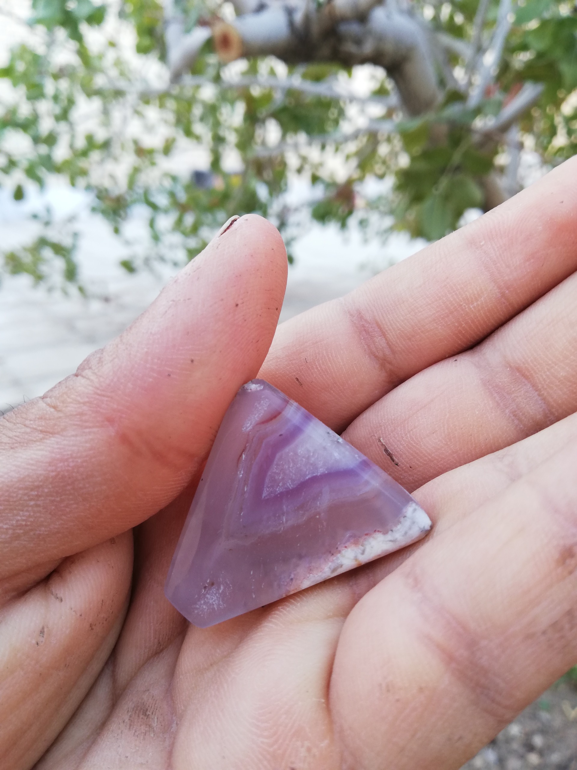 نگین عقیق سوسنی (ترک دار)