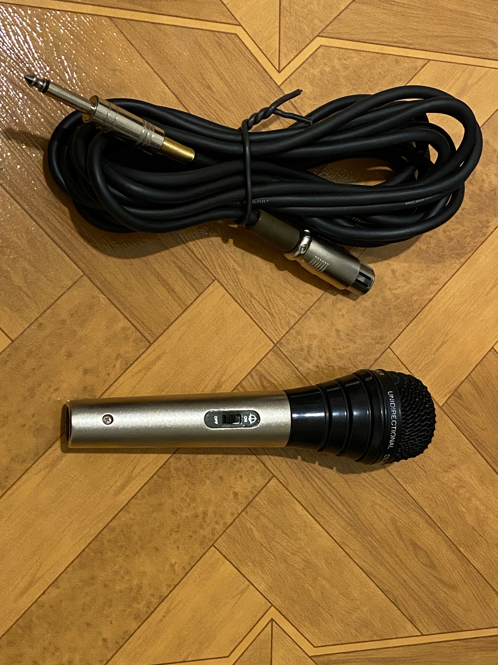 میکروفون آهوجا درحد xlr99