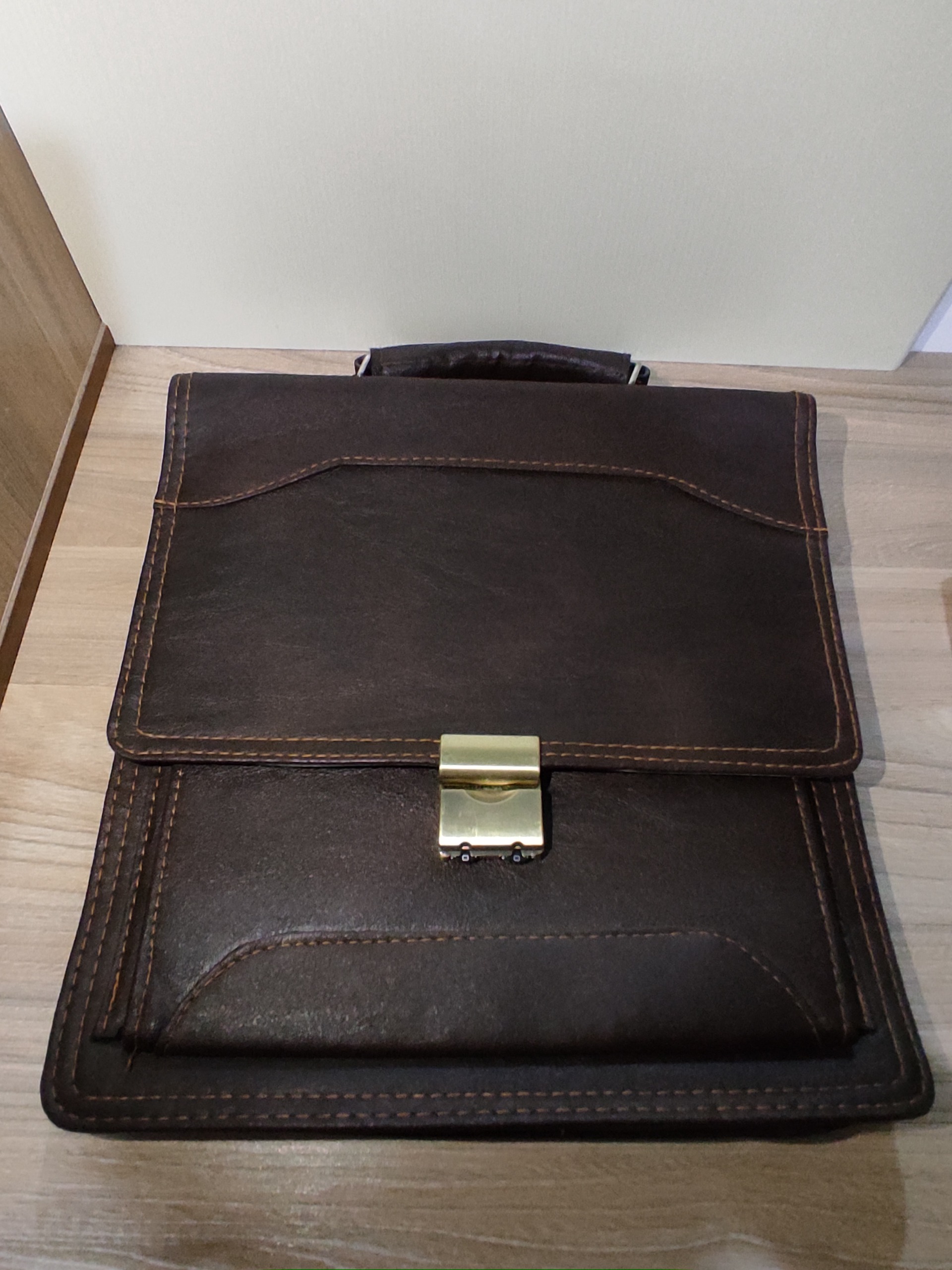 کیف اداری یا دانشجویی چرم