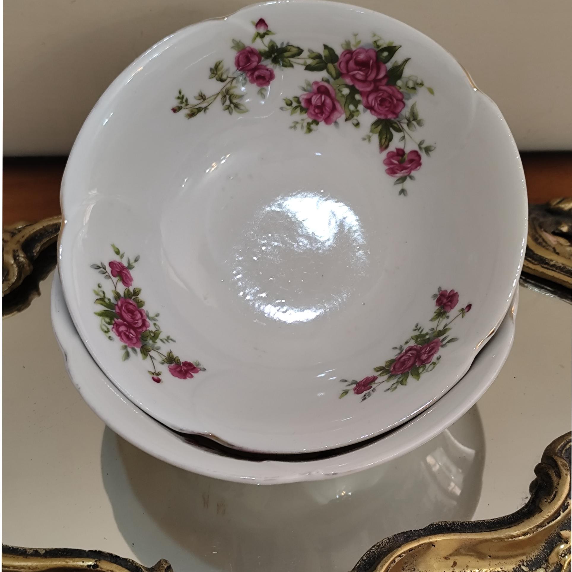 کاسه گلسرخی ژاپنی کمیاب