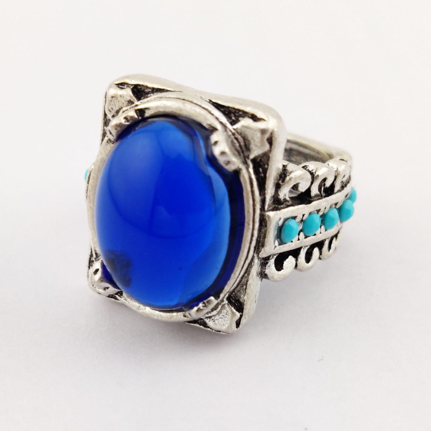 انگشتر لاجورد شفاف و روشن رکاب هنری بسیار کمیاب