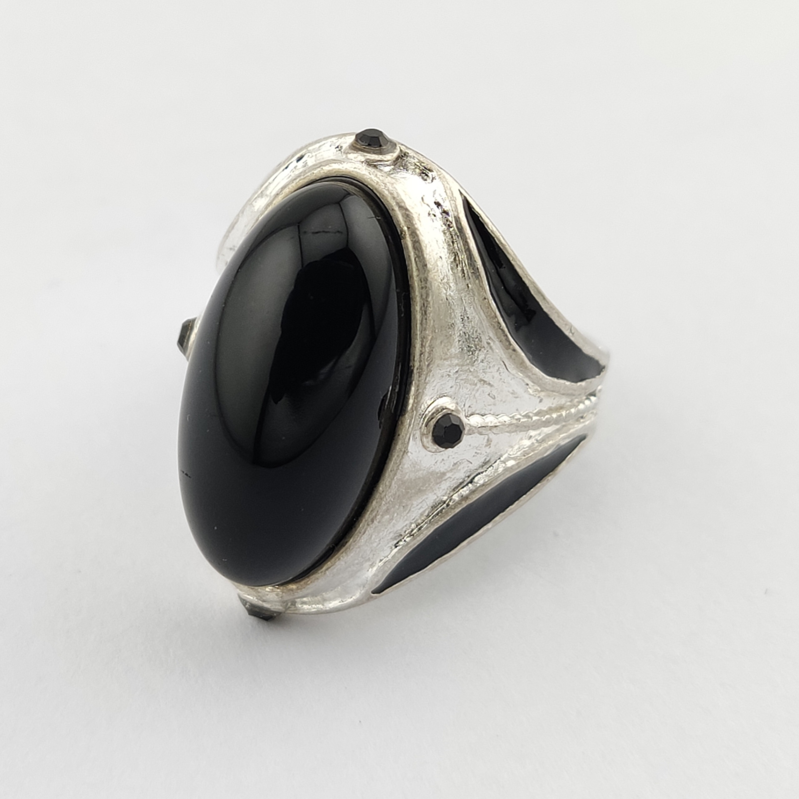 انگشتر اونیکس مشکی درشت بادامی رکاب رنگی خوشدست