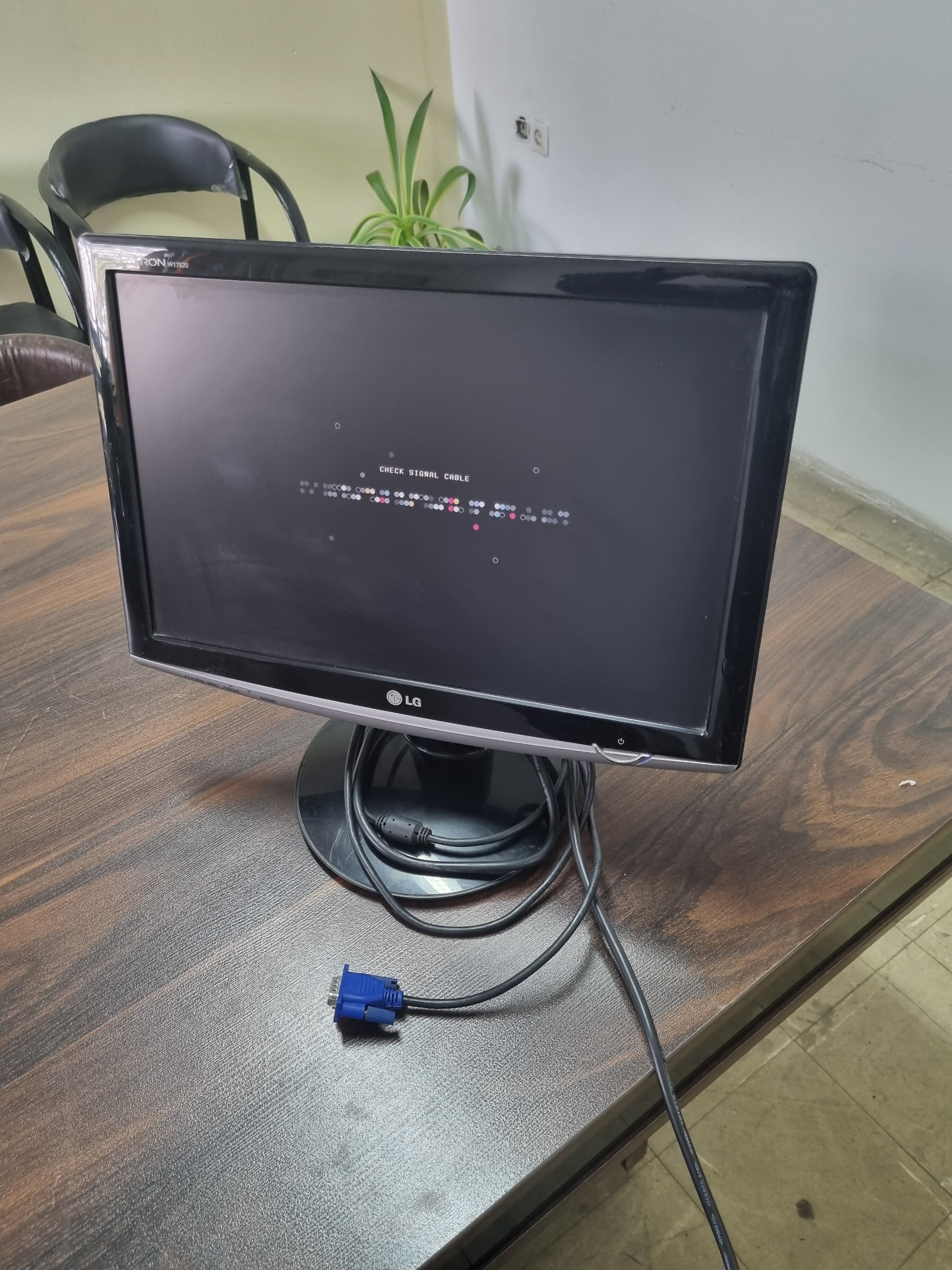مانیتور W1752s LG