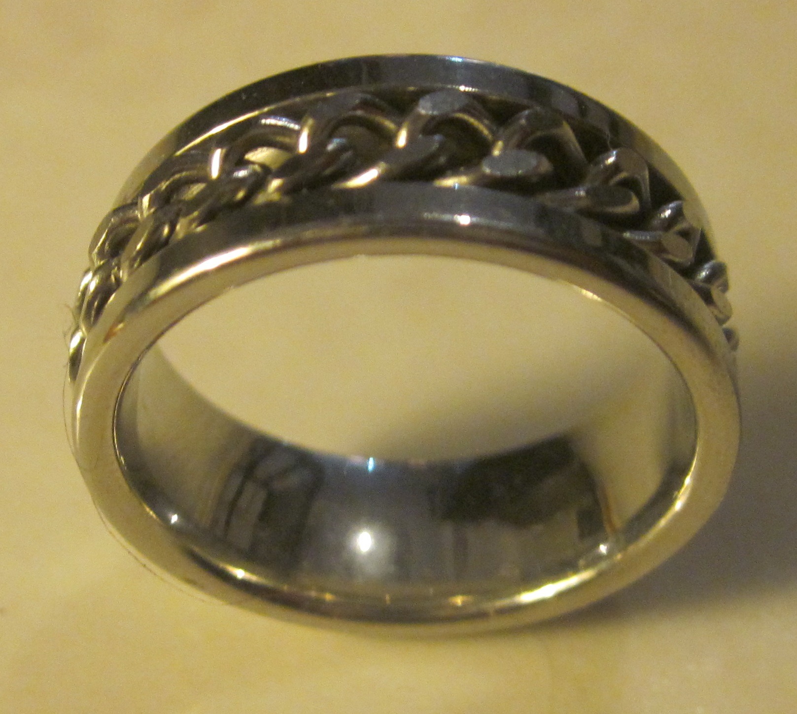 انگشتر حلقه ای طرح بافت زنجیری