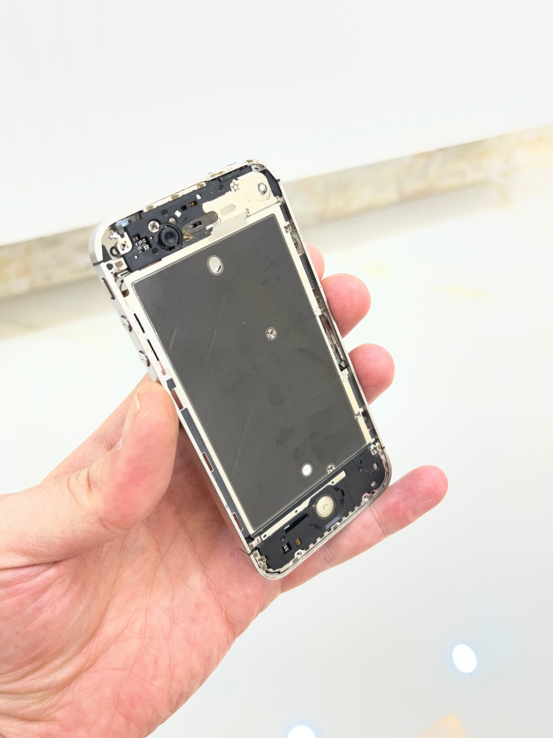 شاسی آیفون 4s با قطعات