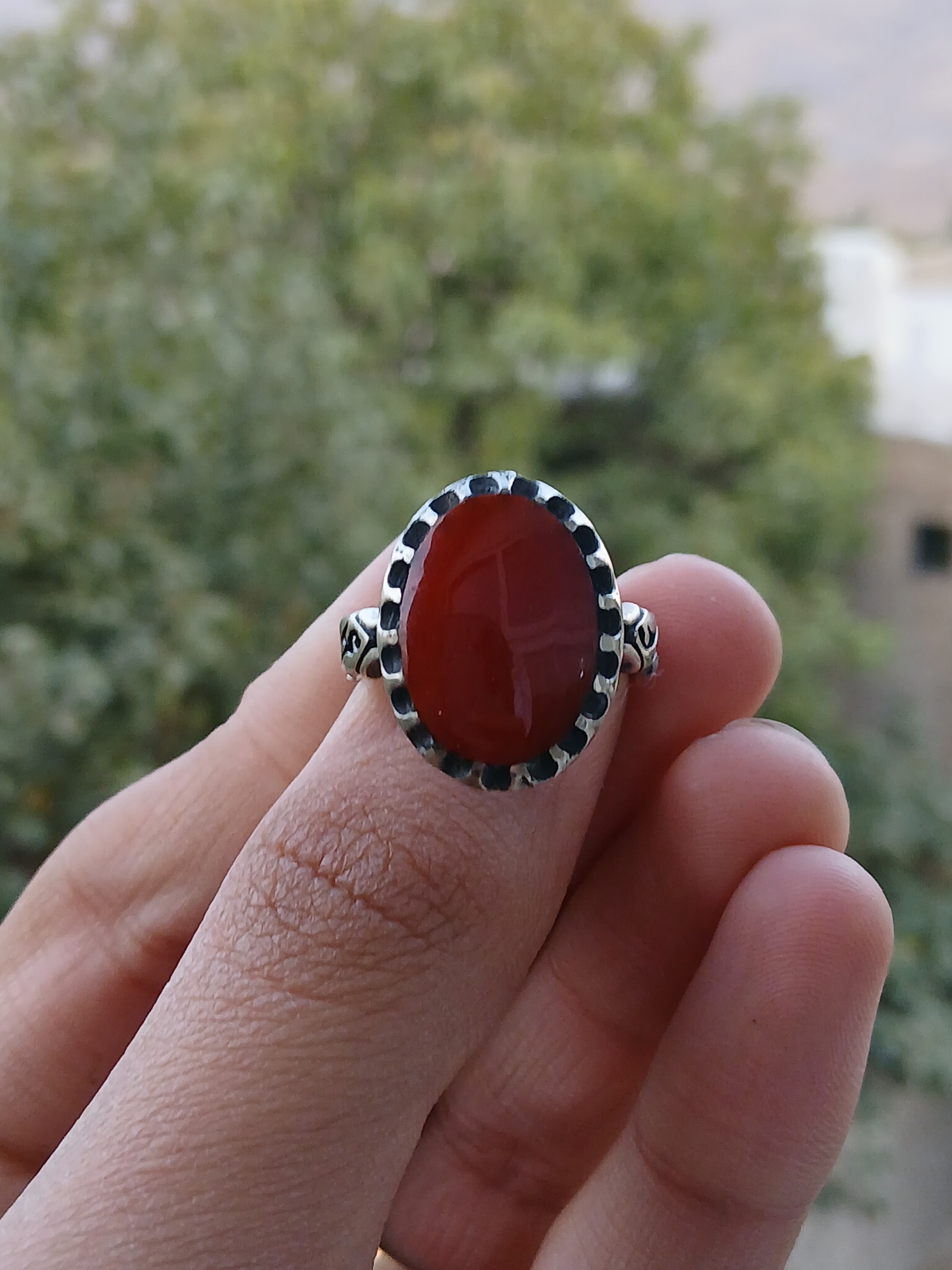 انگشتر نگین سرخ نفره ای زیبا