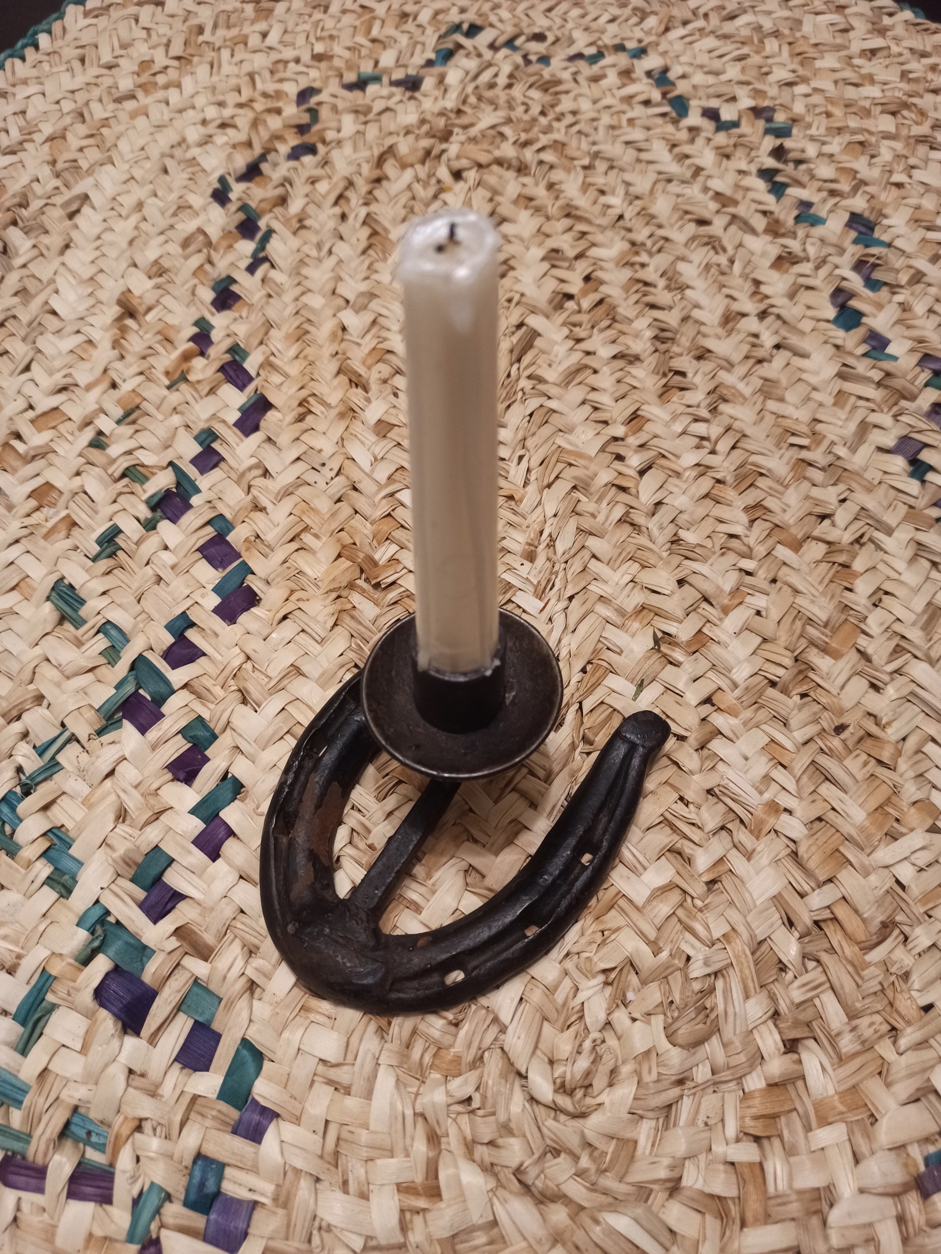 شمعدانی نعلی شکل