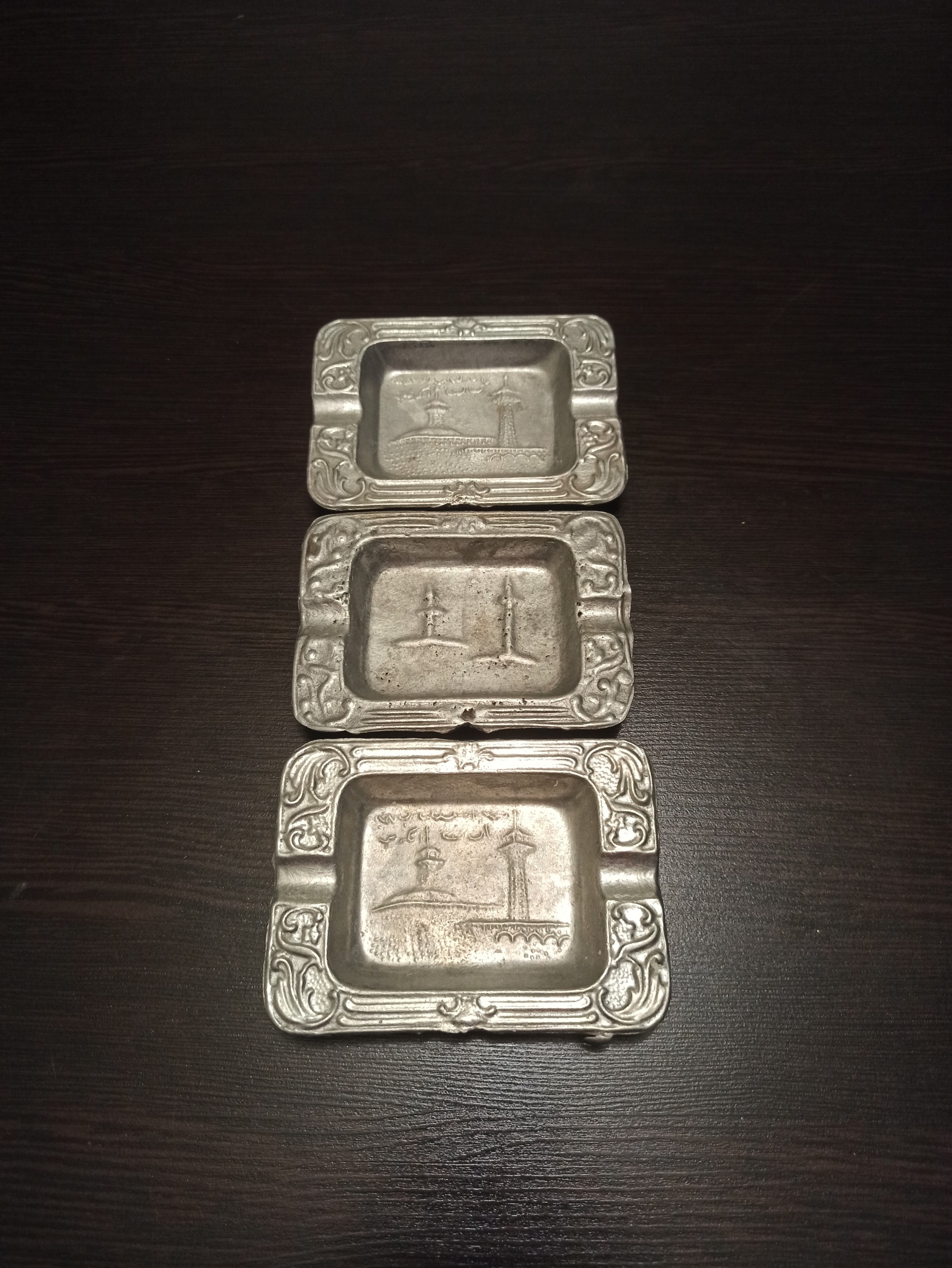 سه عدد زیر سیگاری قدیمی