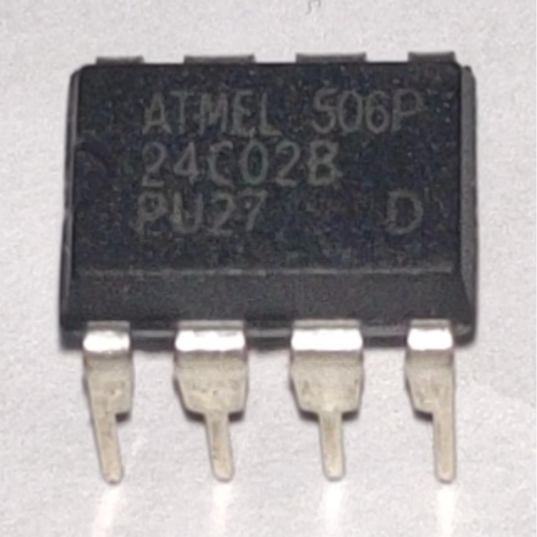 5 عدد آی سی 24C02 ساخت کمپانی ATMEL