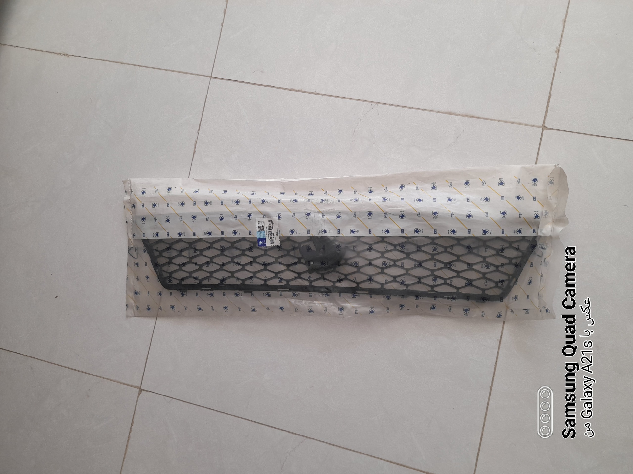 شبکه جلو پنجره بالایی دنا و دنا پلاس ایساکو