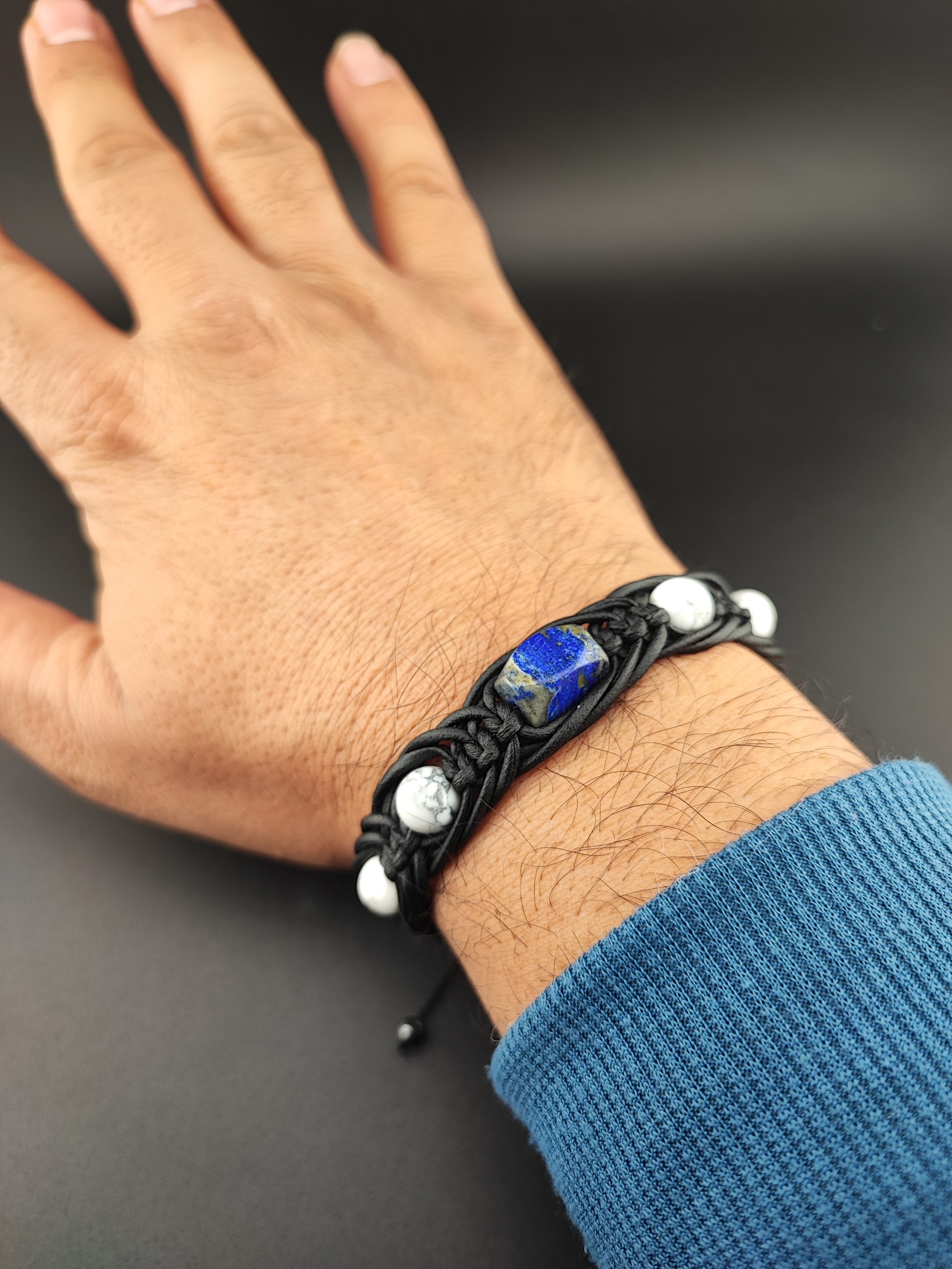 دستبند سنگ طبیعی لاجورد و هائولیت